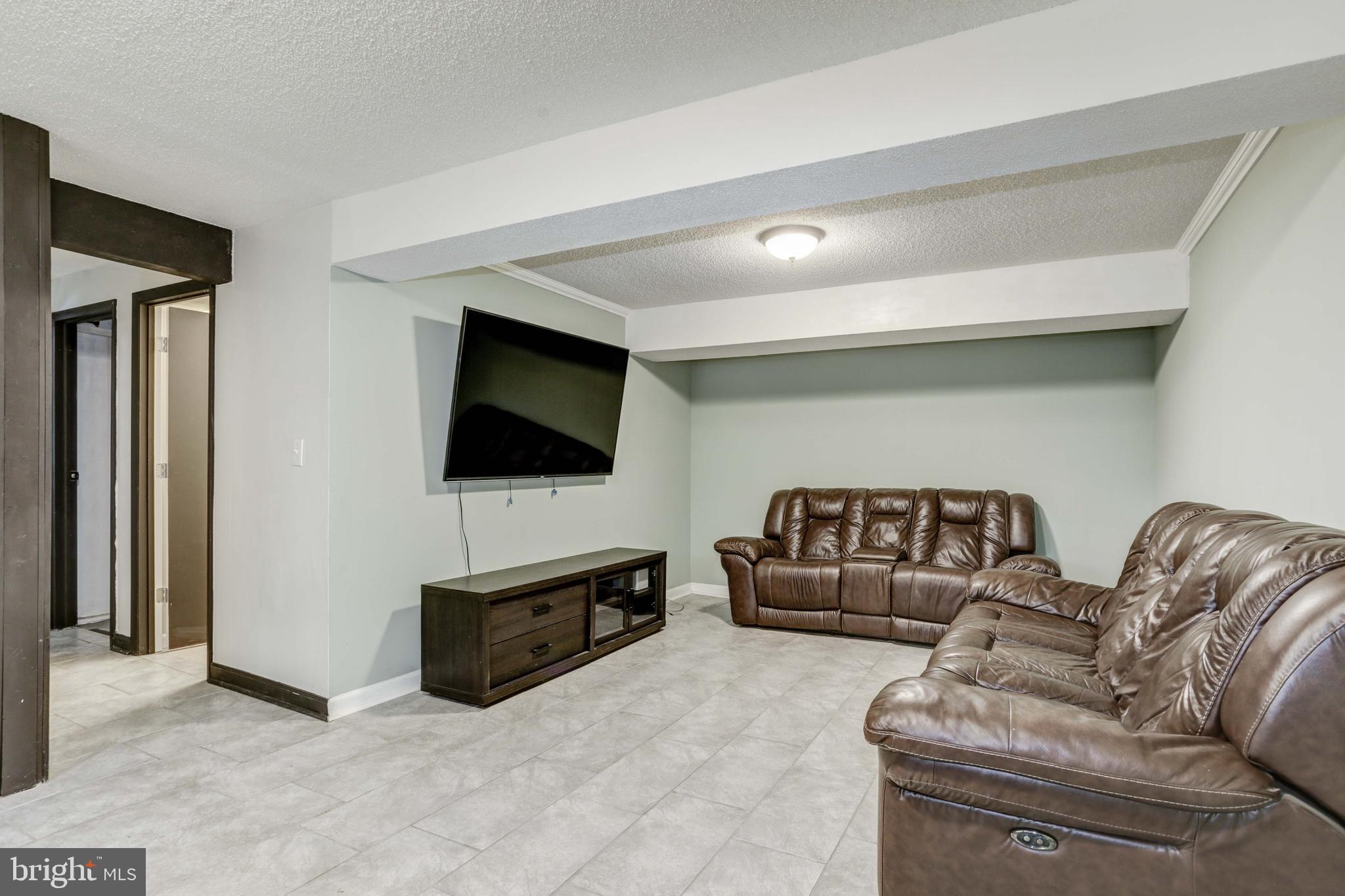 VILLAGE OF OAKLAND MILLS - Residential