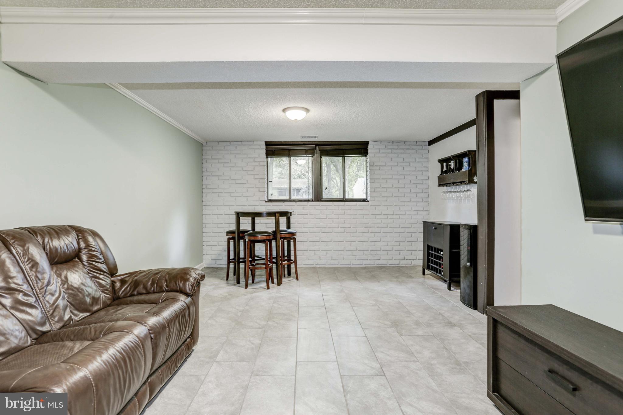 VILLAGE OF OAKLAND MILLS - Residential