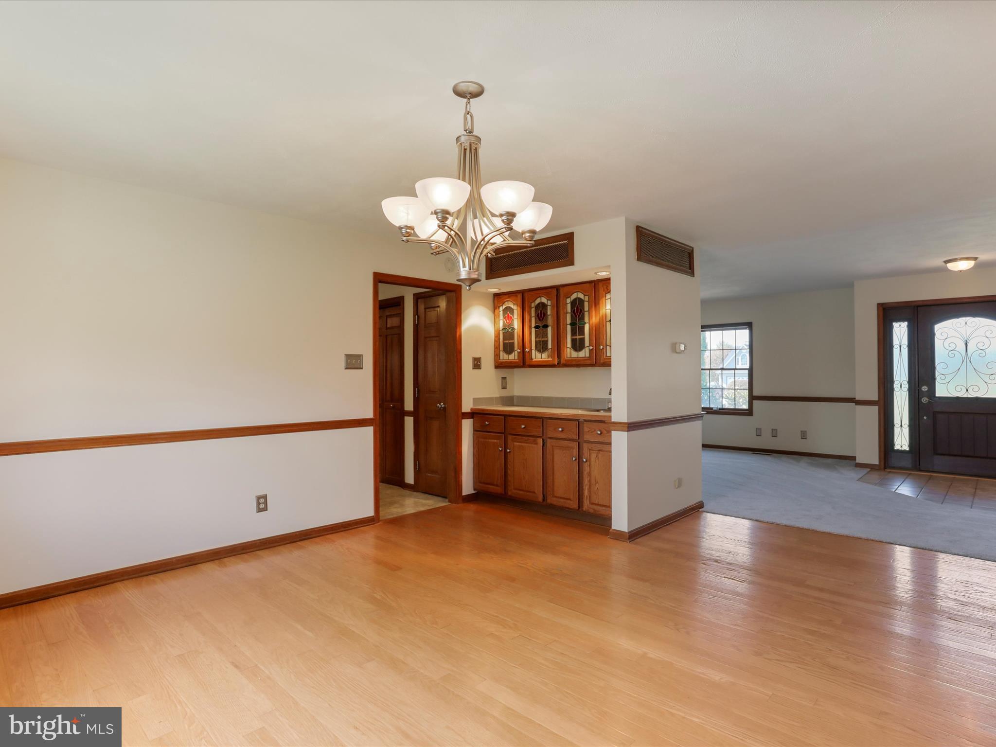 CLOVERDALE HEIGHTS - Residential Lease