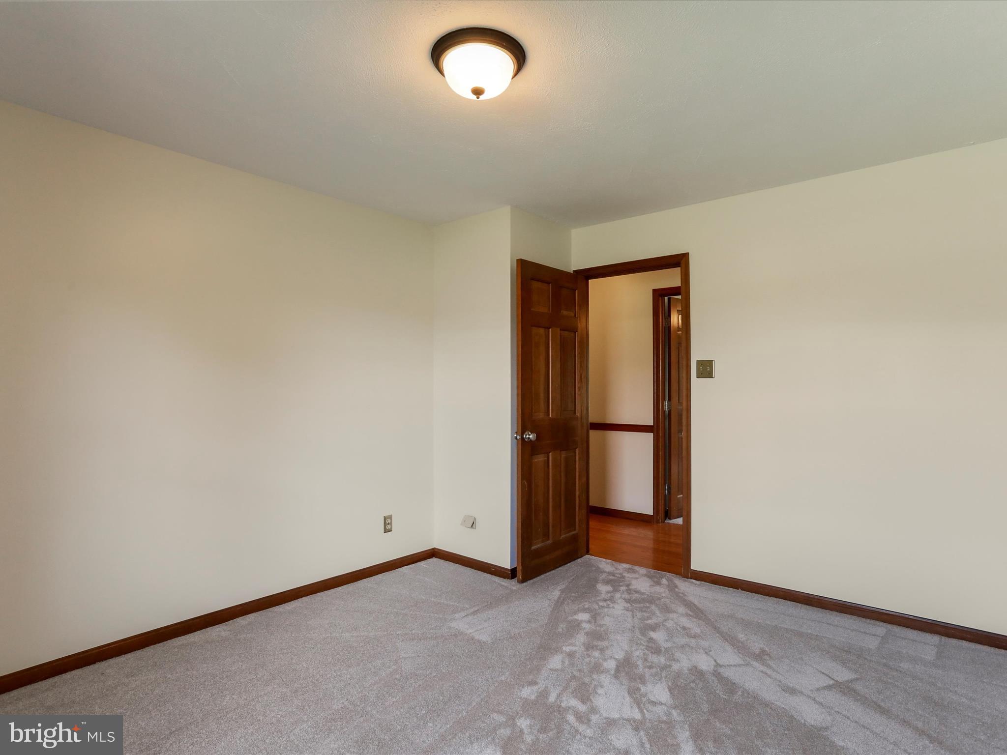 CLOVERDALE HEIGHTS - Residential Lease