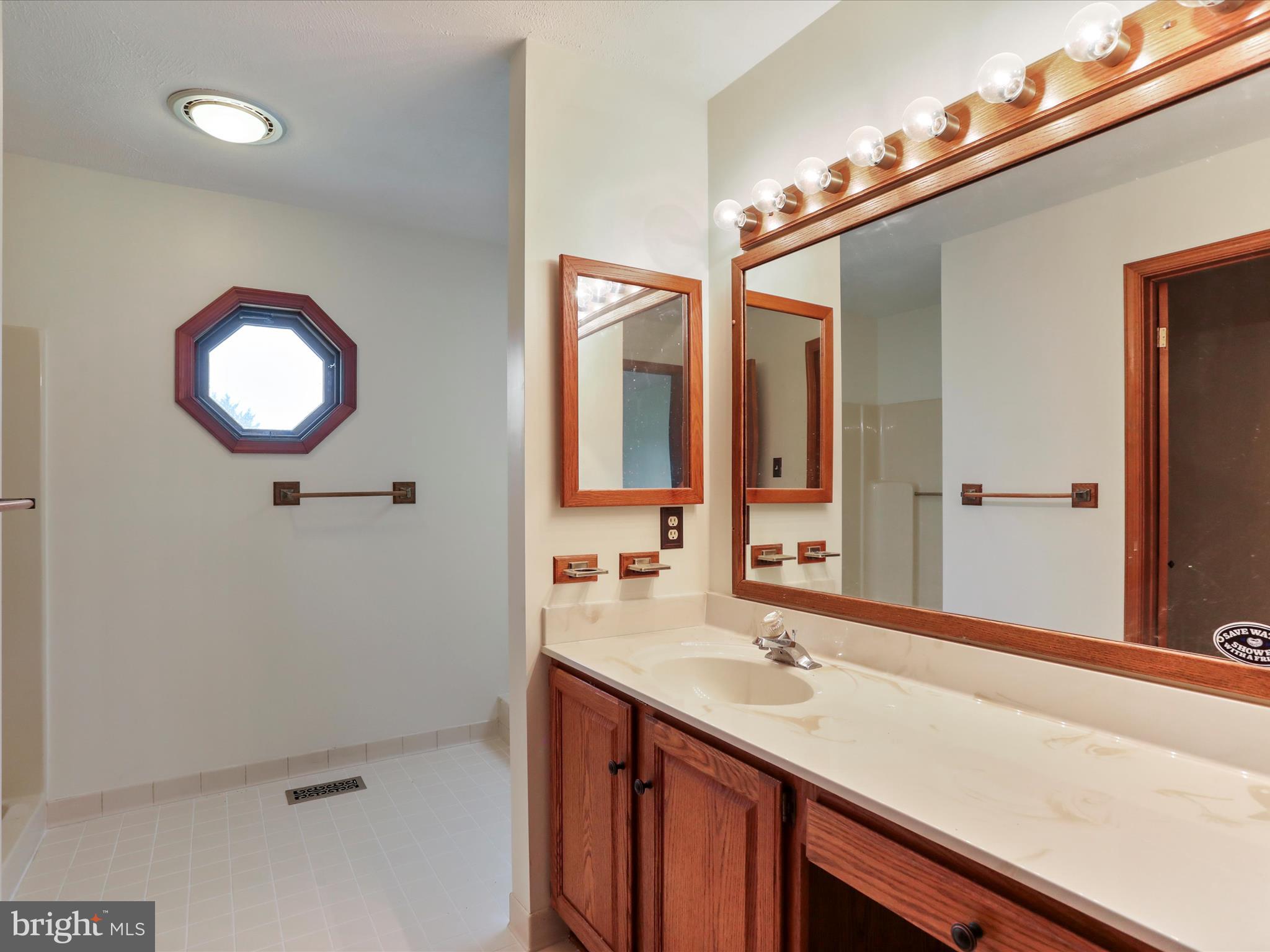 CLOVERDALE HEIGHTS - Residential Lease