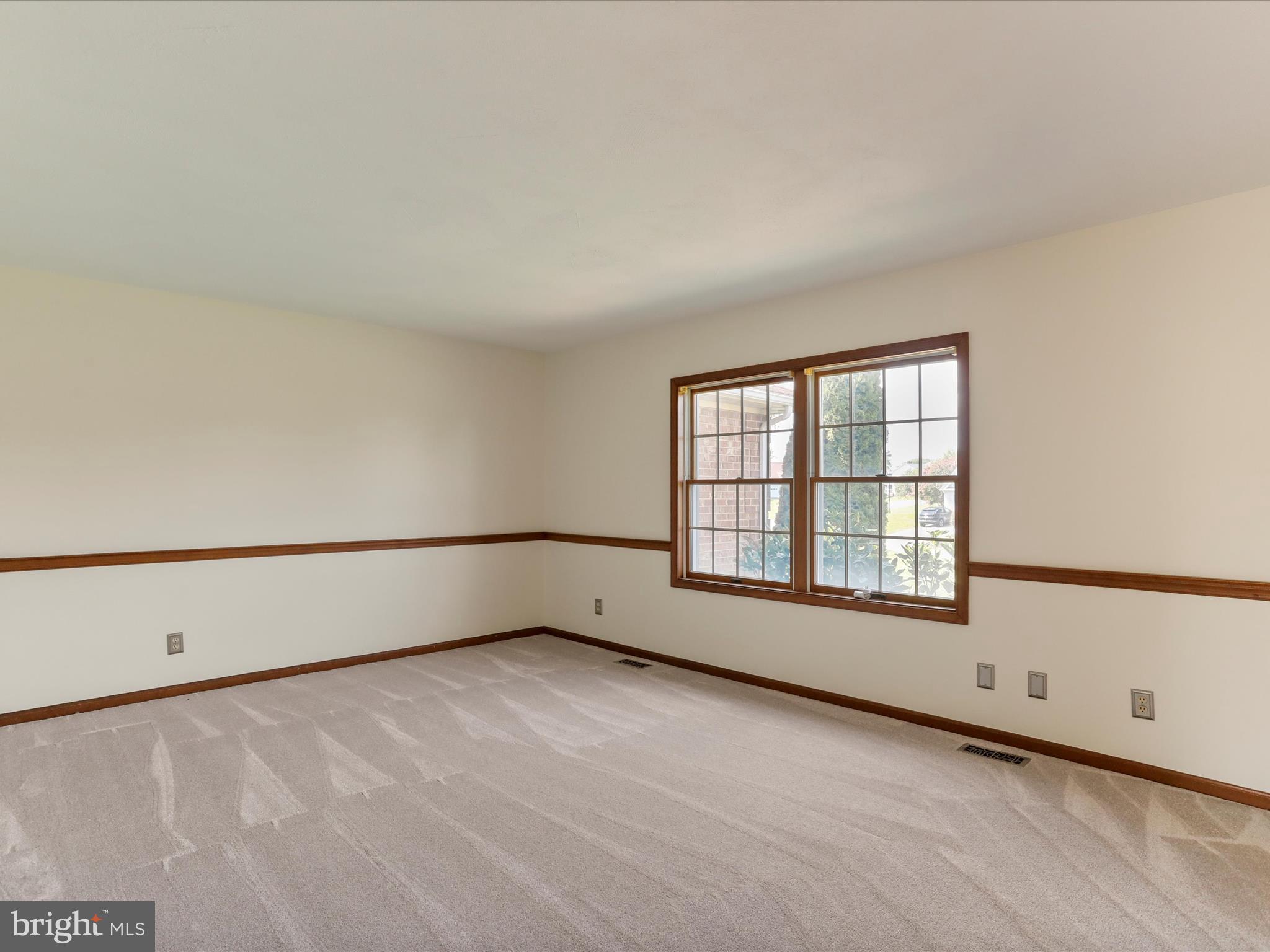 CLOVERDALE HEIGHTS - Residential Lease