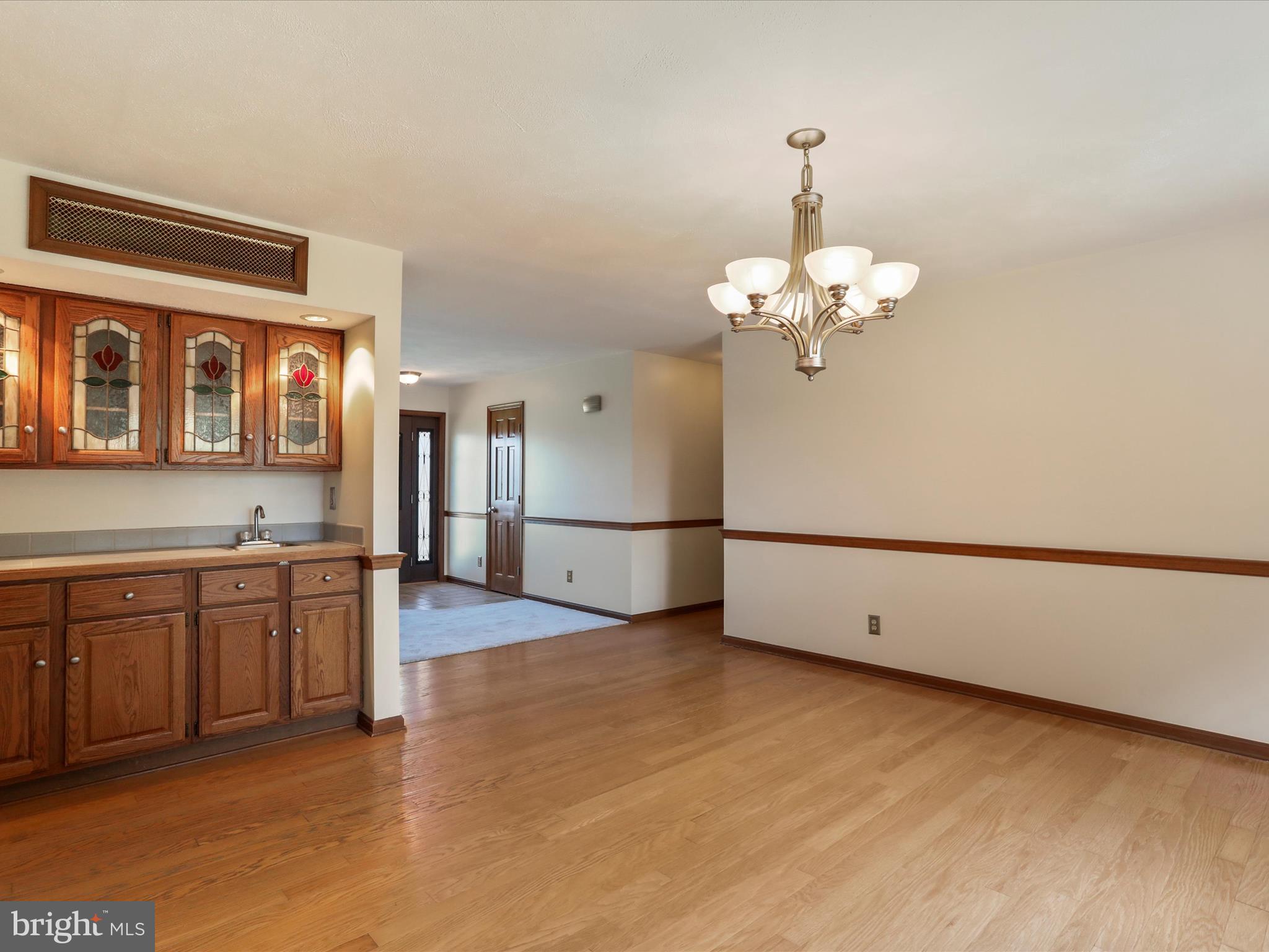 CLOVERDALE HEIGHTS - Residential Lease