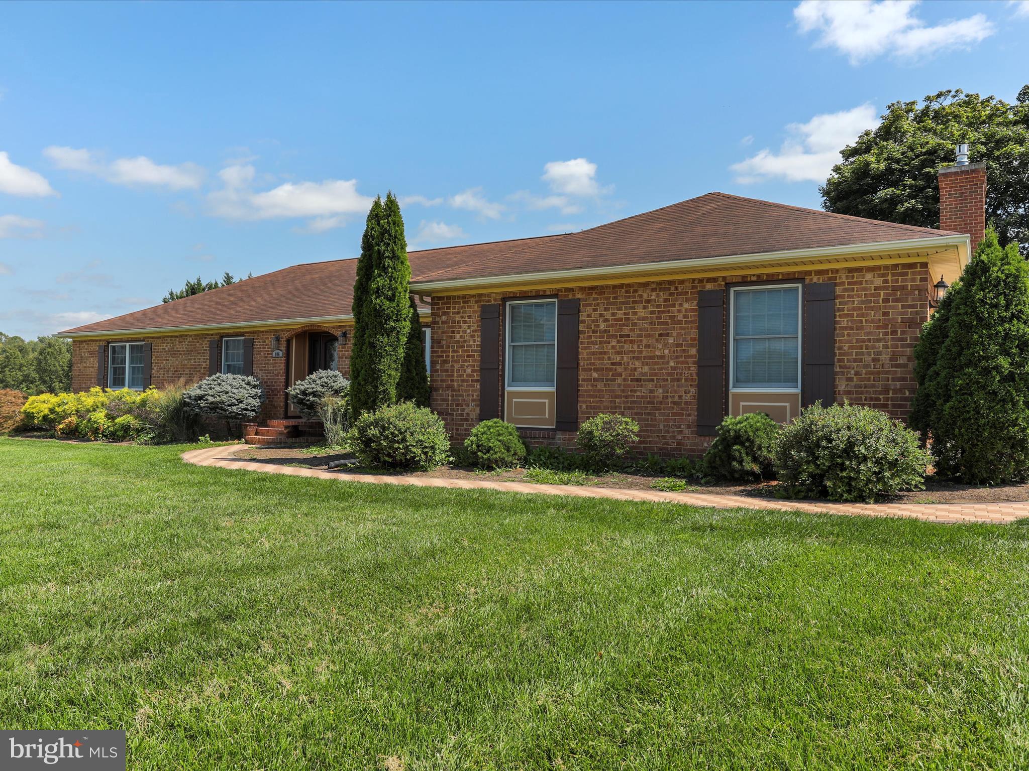 CLOVERDALE HEIGHTS - Residential Lease