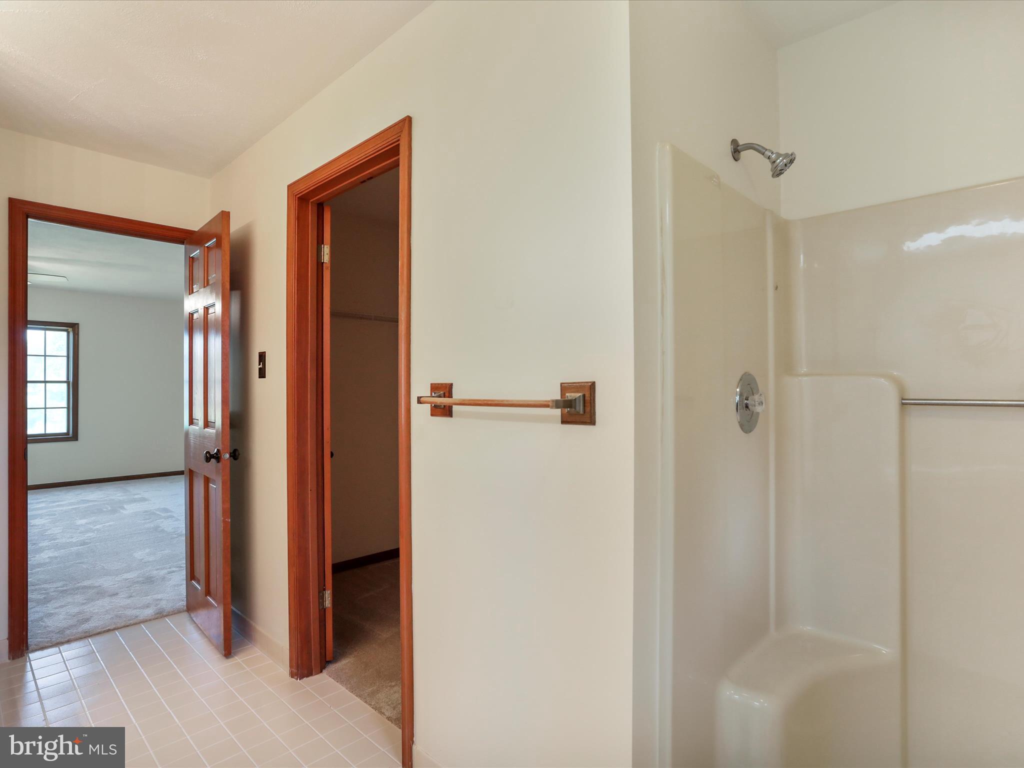 CLOVERDALE HEIGHTS - Residential Lease