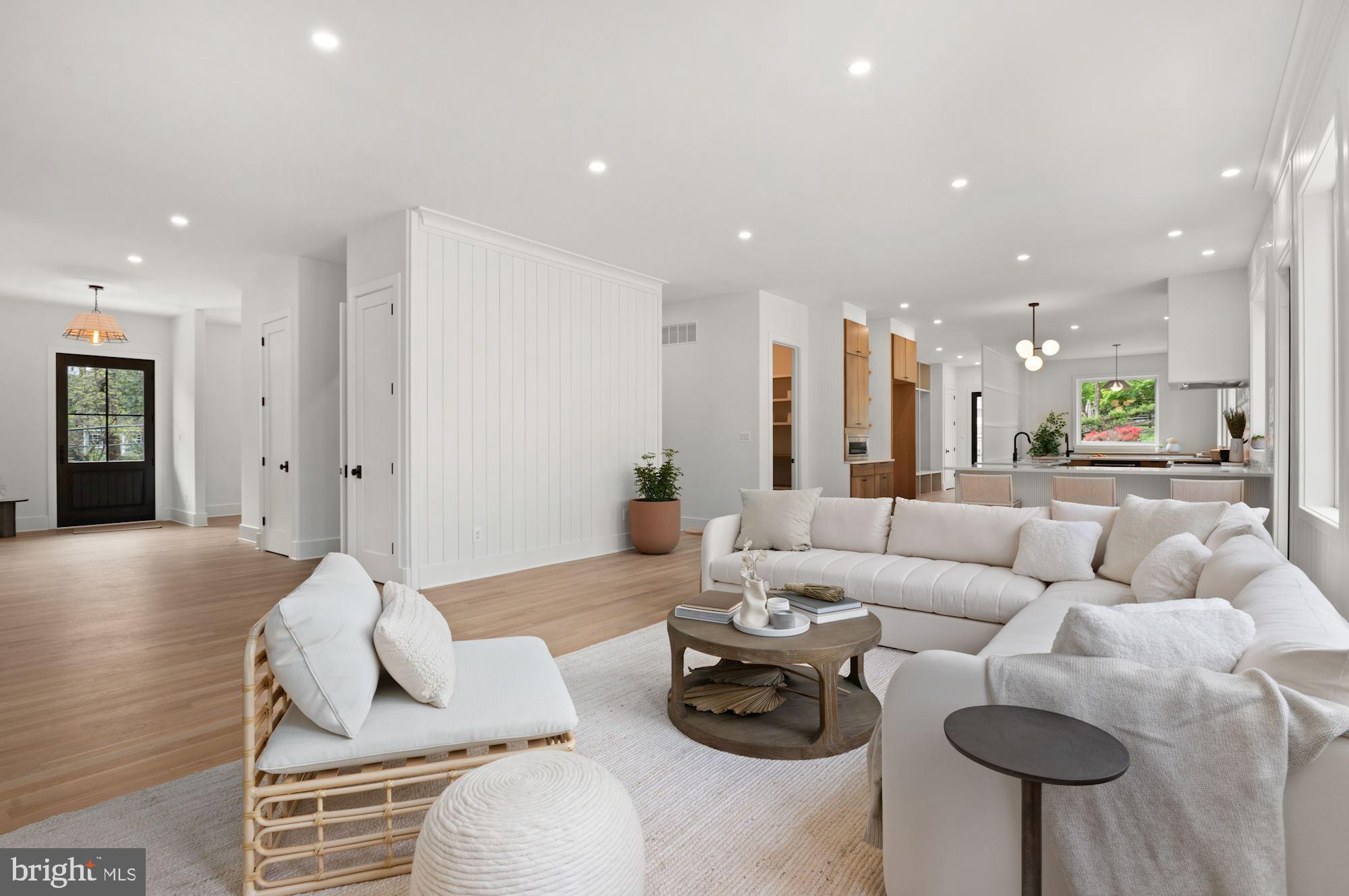 WOODLAND ACRES - Residential