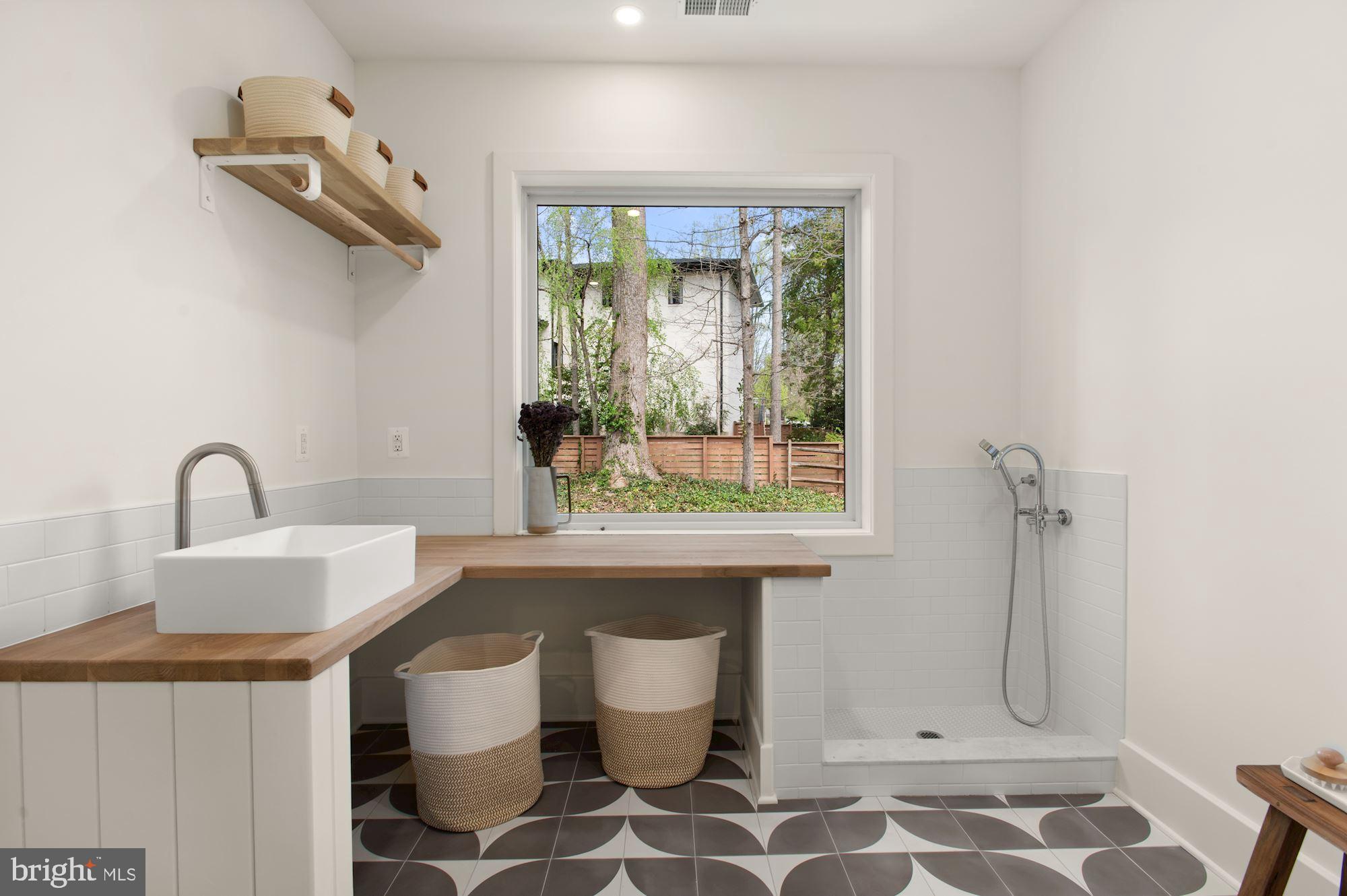 WOODLAND ACRES - Residential