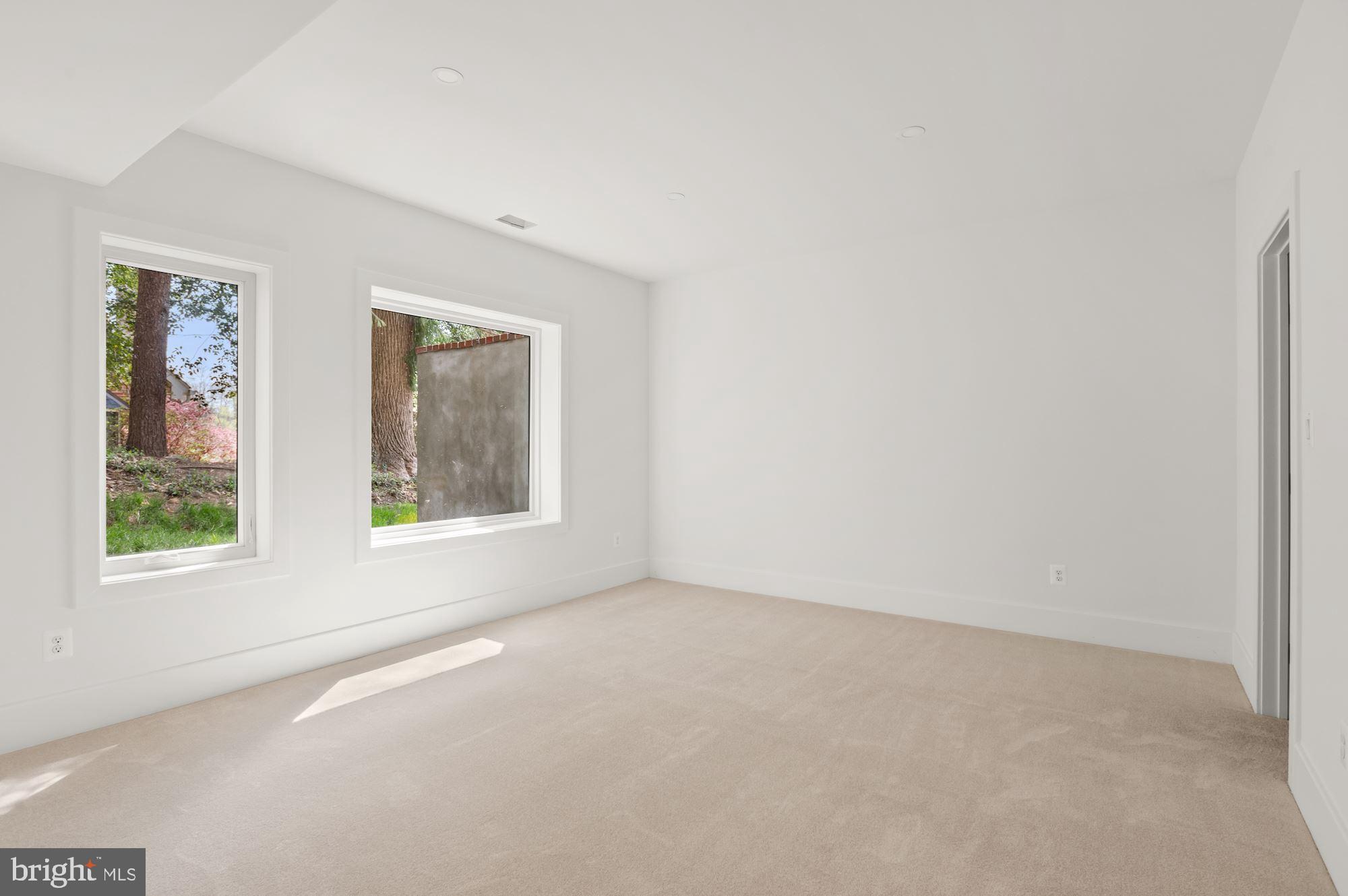 WOODLAND ACRES - Residential