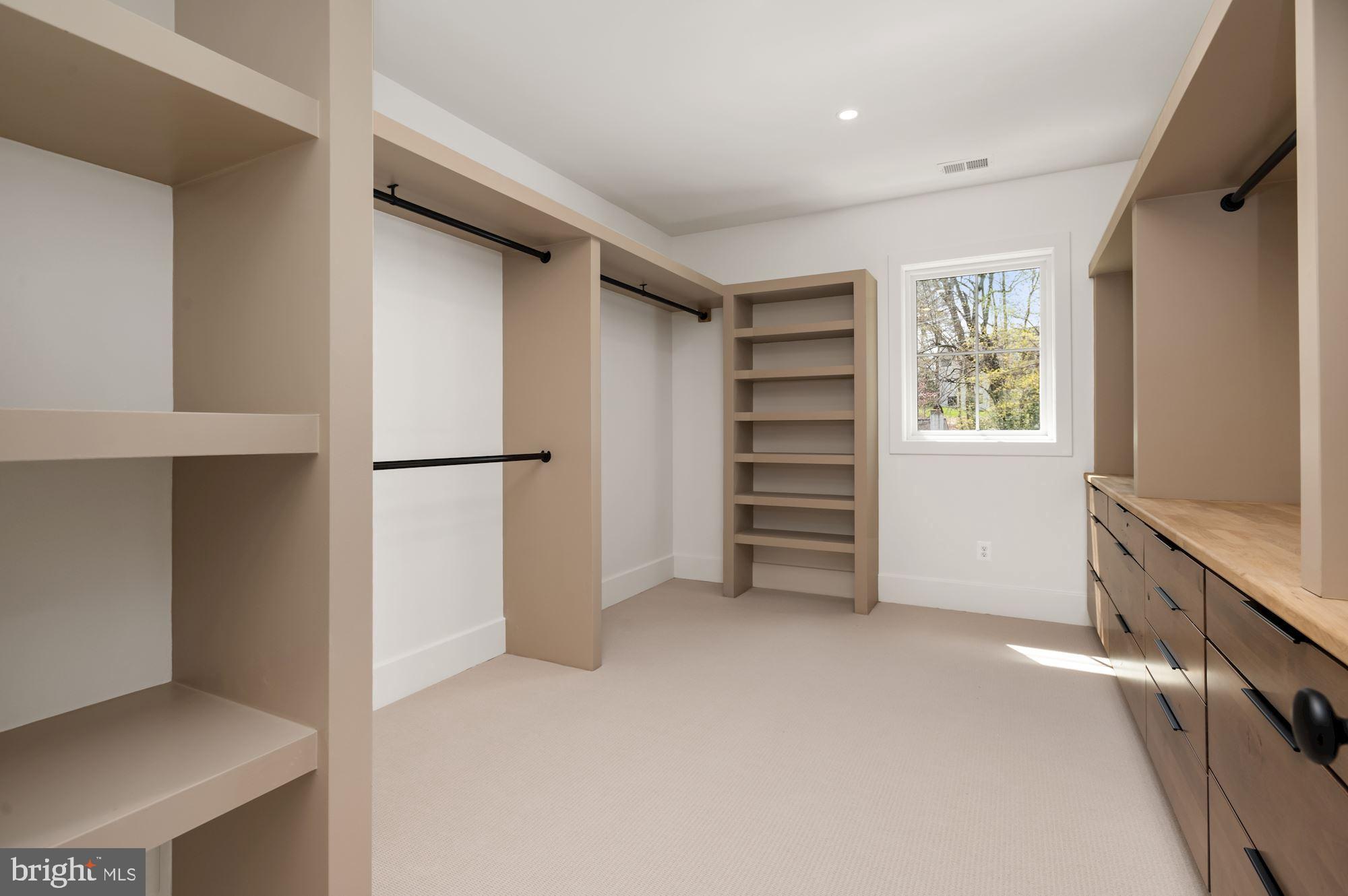 WOODLAND ACRES - Residential