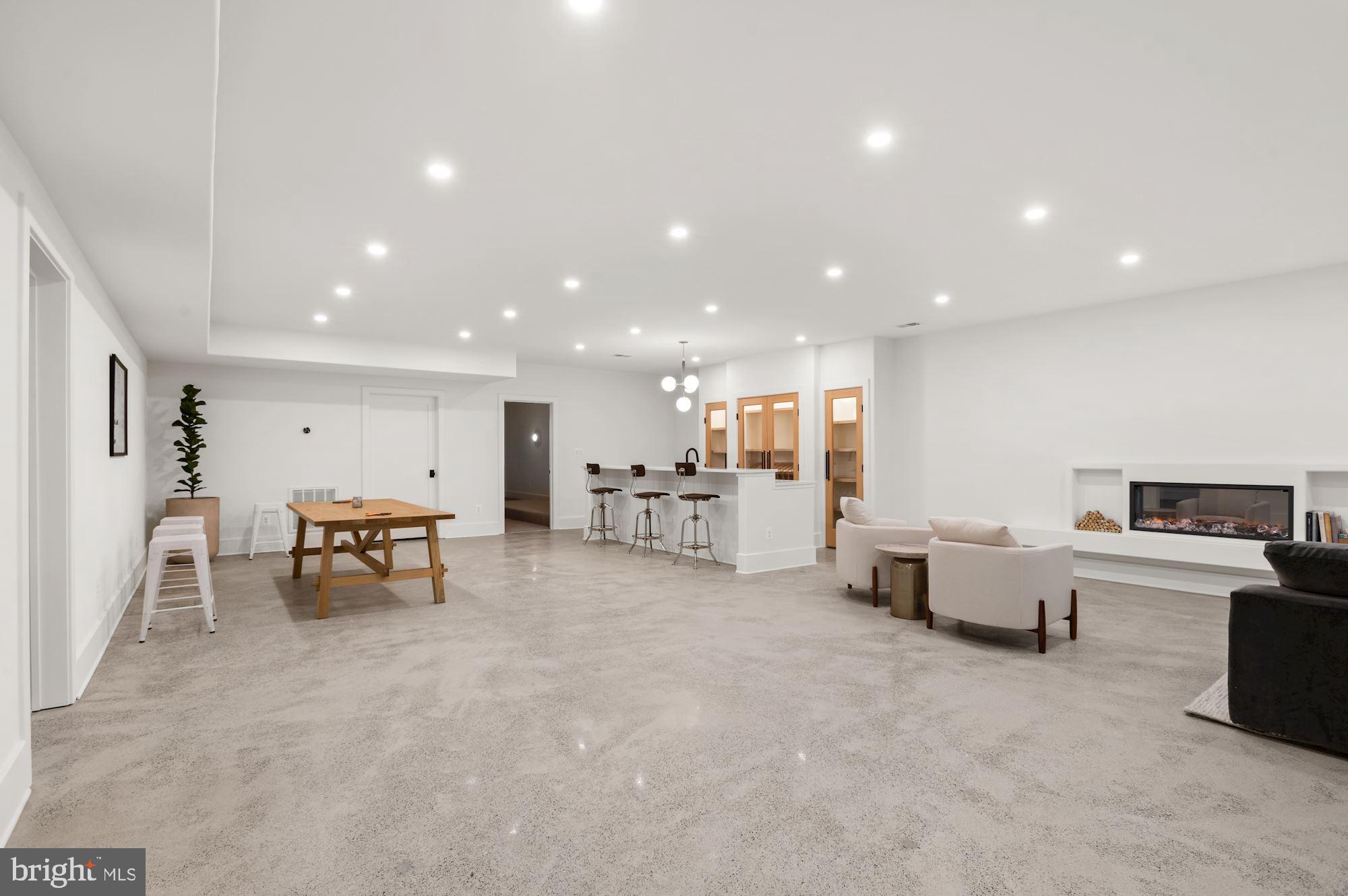 WOODLAND ACRES - Residential