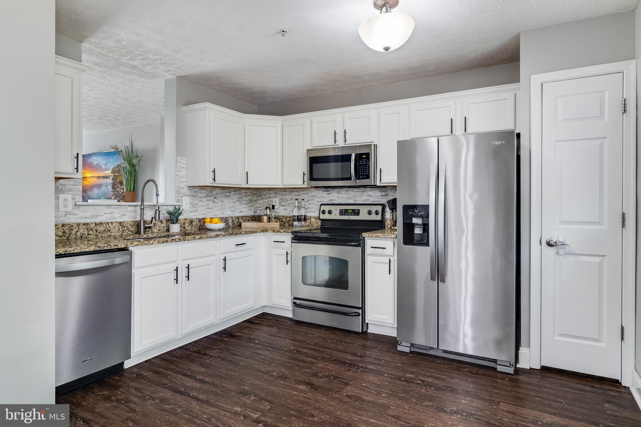 BAYVIEW HILLS - Residential Lease