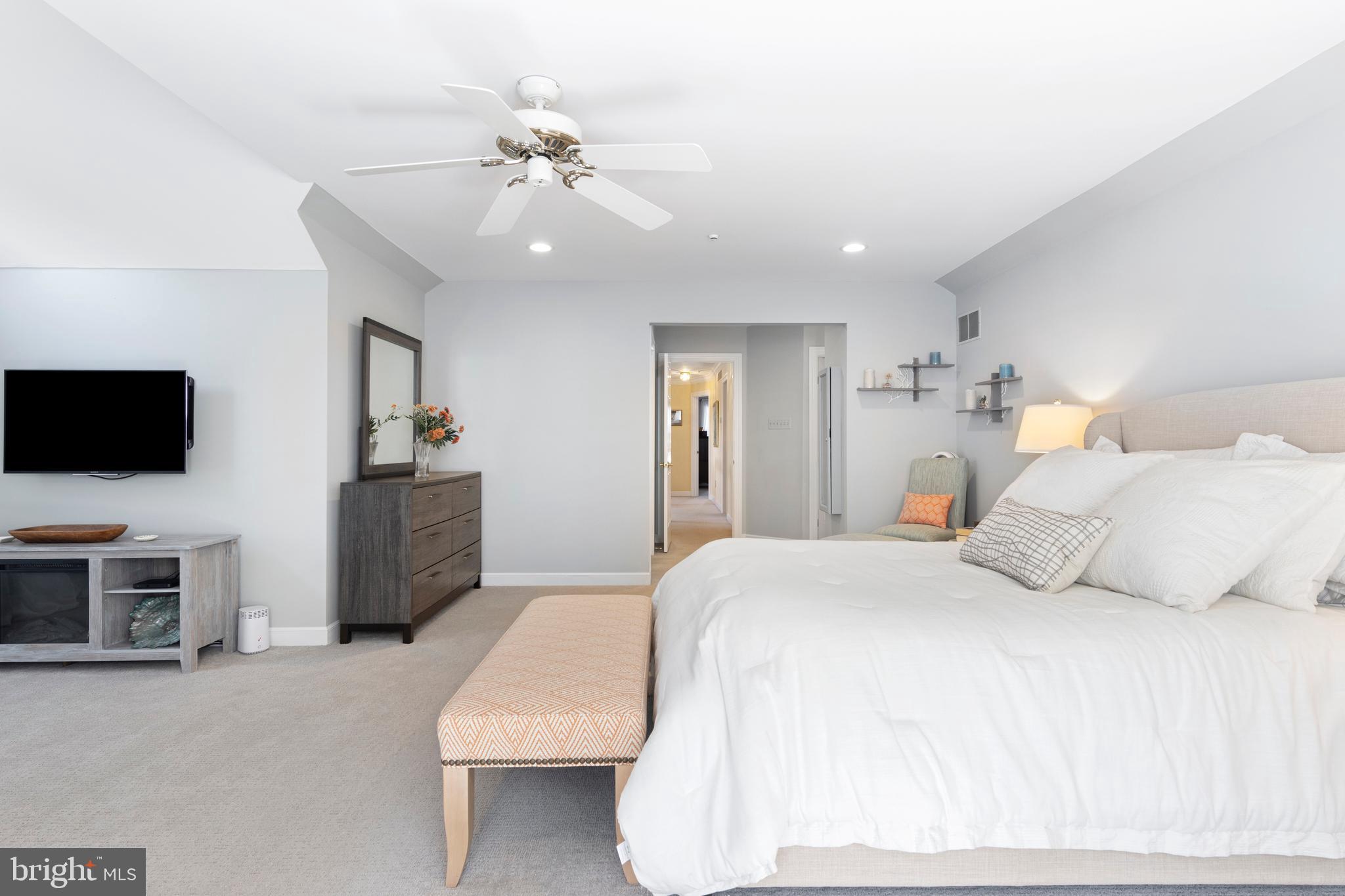 VALLEY FORGE ESTS - Residential