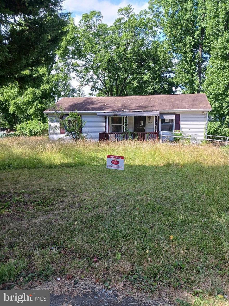 Large Rancher Home Ready for Your Vision! 4 Bedroom 2 Bath Rancher being sold in "As Is" condition. Home has an open layout with wood and tile floors throughout the common areas. Home also has a separate living room and dining room, and a den off the dining room area. This One-Story home features a large interior with lots of potential on a large lot with a long extra-wide driveway. Exterior backyard area provides plenty of space to cookout or entertain the whole family. Location is just minutes away from daily necessities including shopping, restaurants, entertainment, schools and major streets. Bring your vision and ideas in order to make this home yours. Please call to schedule a showing today!