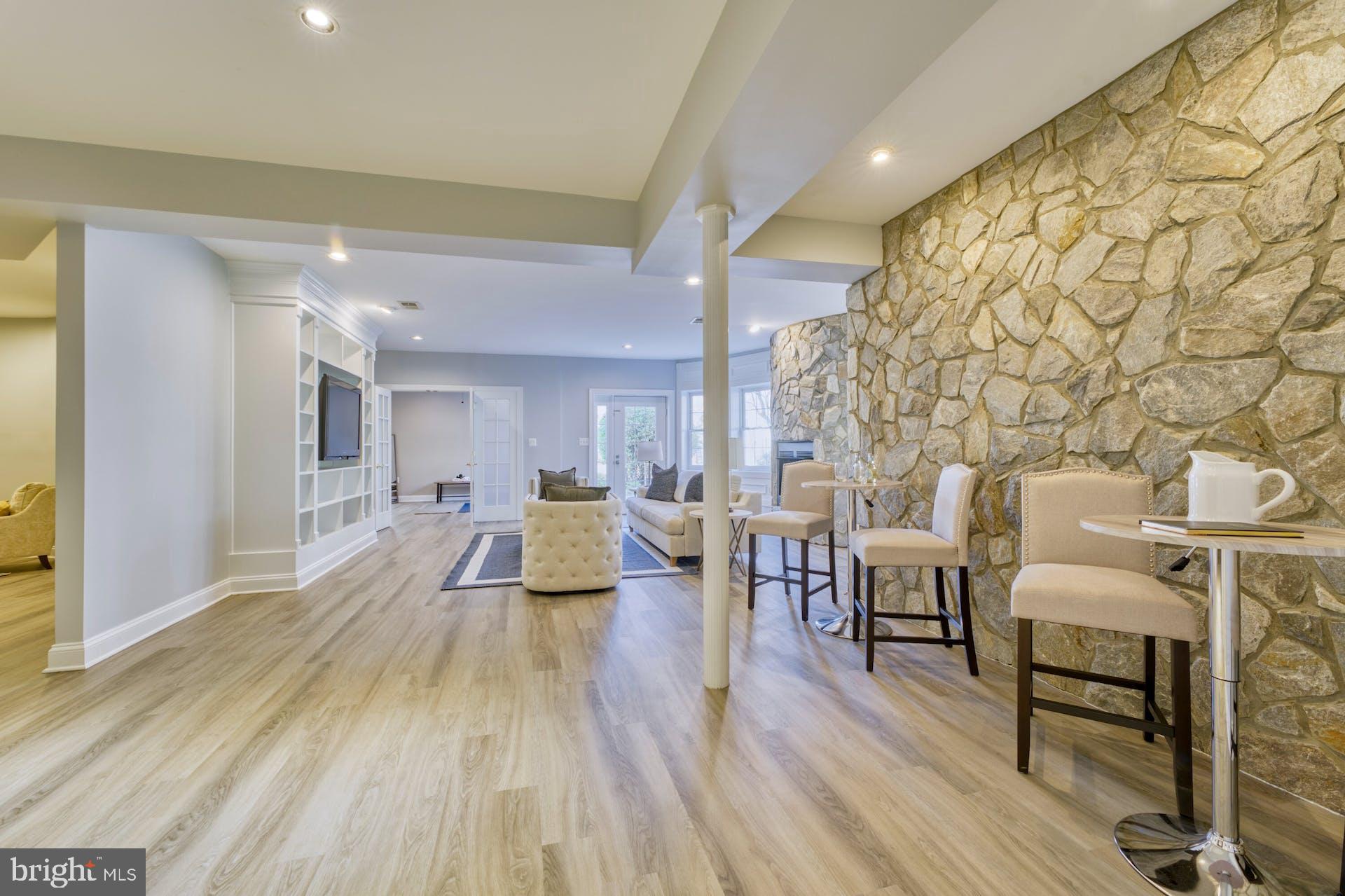 BEACON HILL - Residential