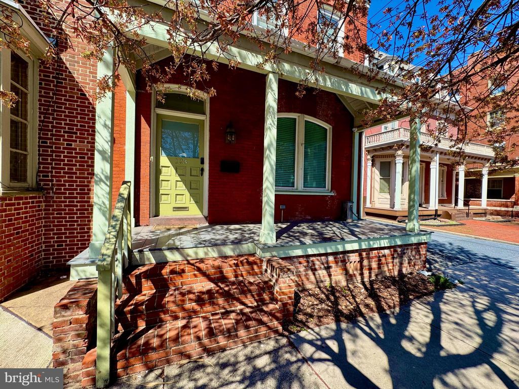 Photo of 123 E Lemon Street, LANCASTER, PA 17602 (MLS # PALA2066664)