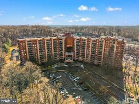 Photo of 2230 George C Marshall Drive #806, FALLS CHURCH, VA 22043 (MLS # VAFX2306360)