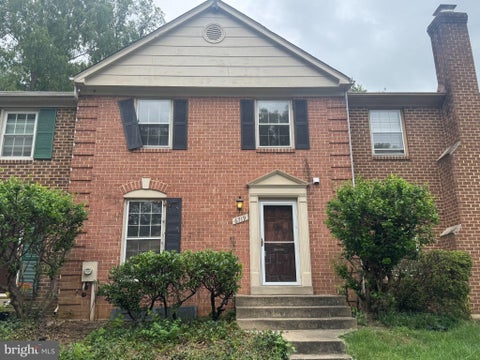 Photo of 6719 Surreywood Lane, BETHESDA, MD 20817 (MLS # MDMC2255408)