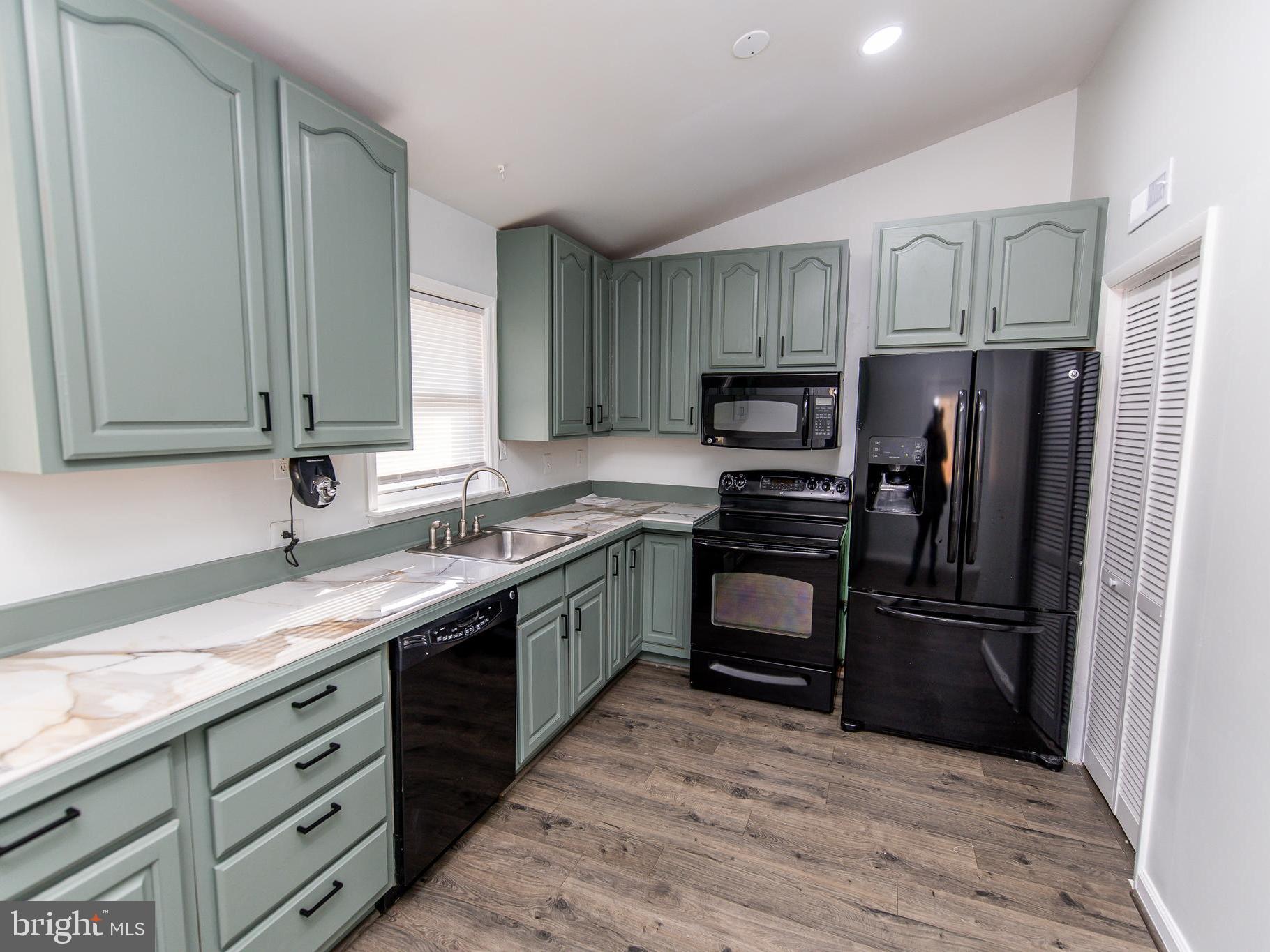 POINTER RIDGE - Residential Lease