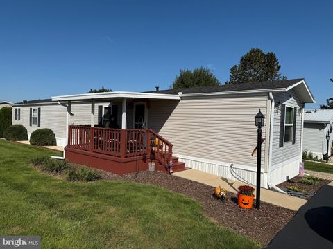 Photo of 114 Pheasant Ridge Circle, LANCASTER, PA 17603 (MLS # PALA2077304)