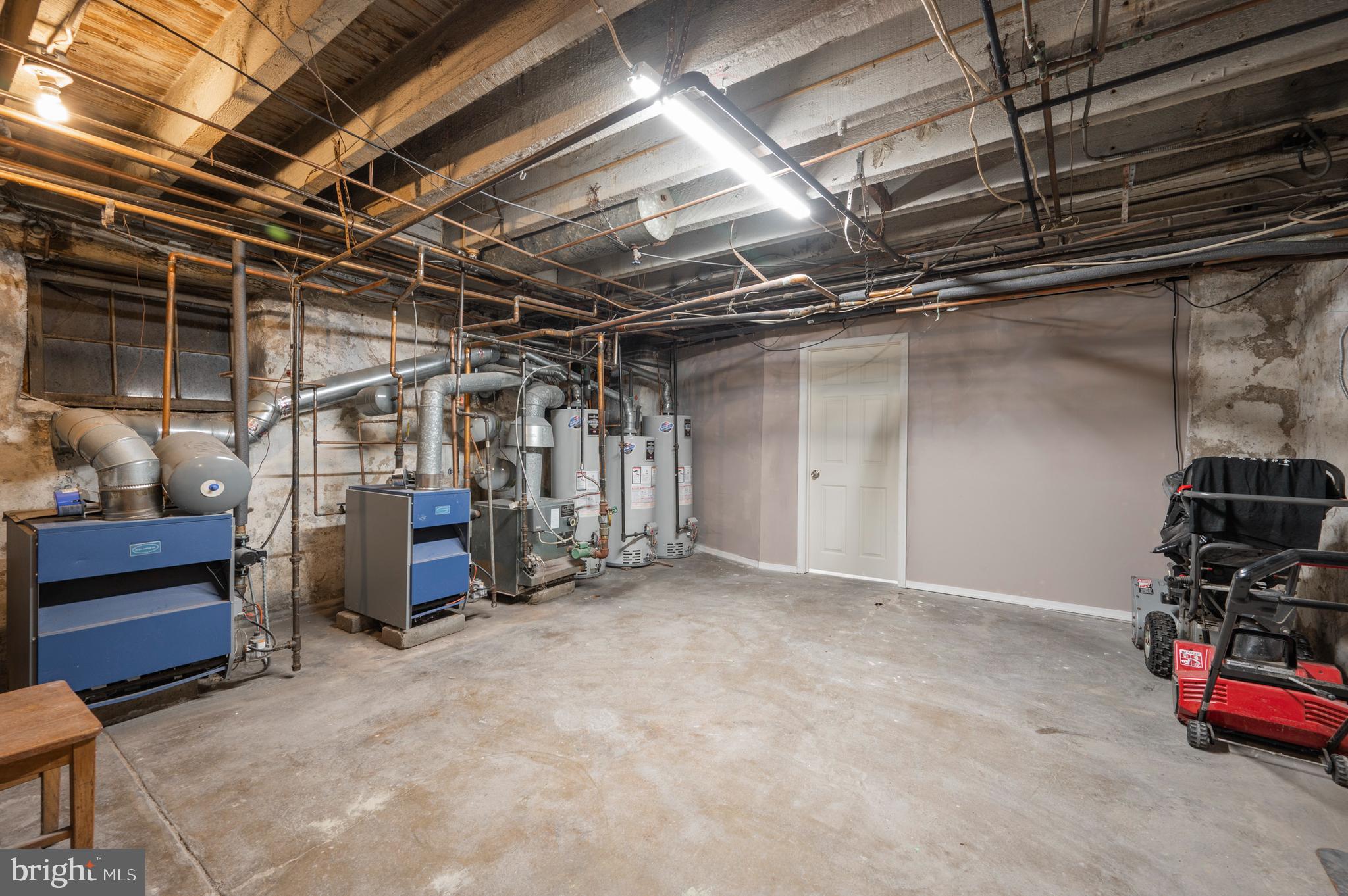 ROXBOROUGH - Residential Lease