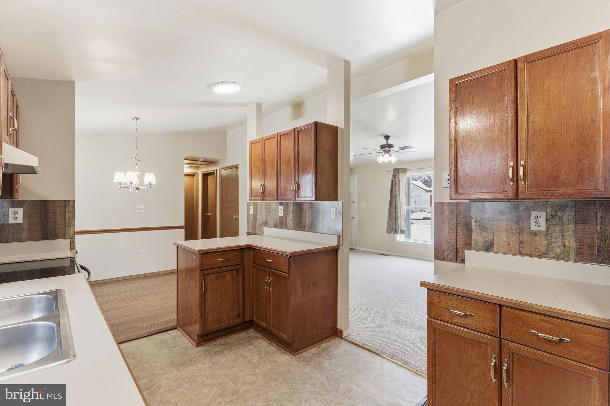 SPRINGFIELD VILLAGE - Residential