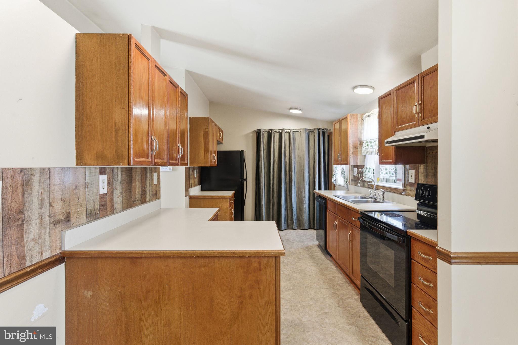 SPRINGFIELD VILLAGE - Residential