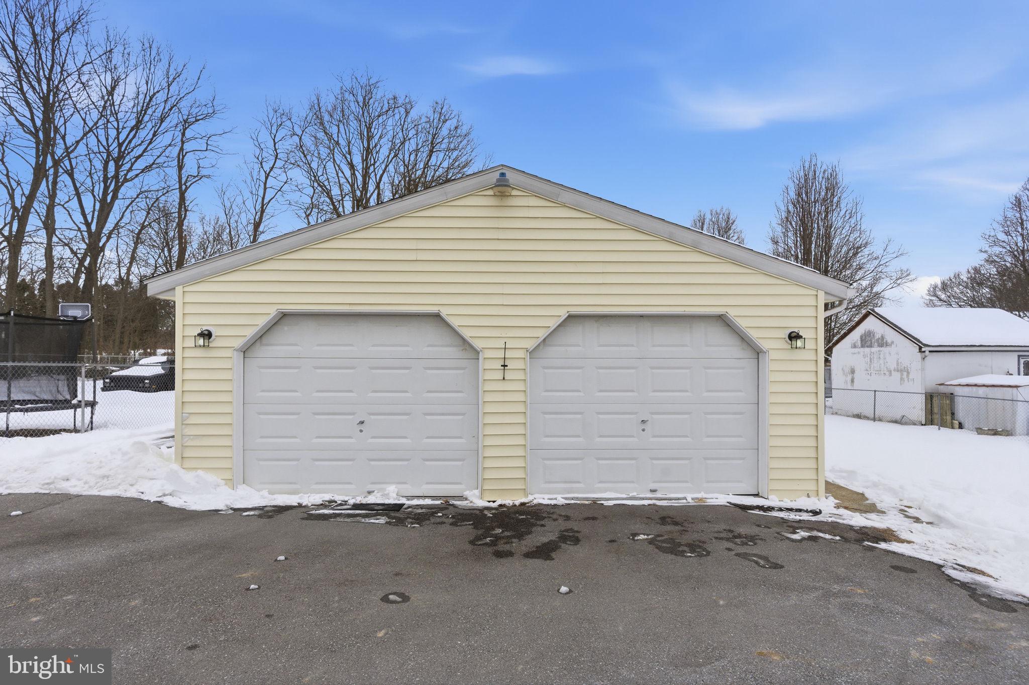 SPRINGFIELD VILLAGE - Residential