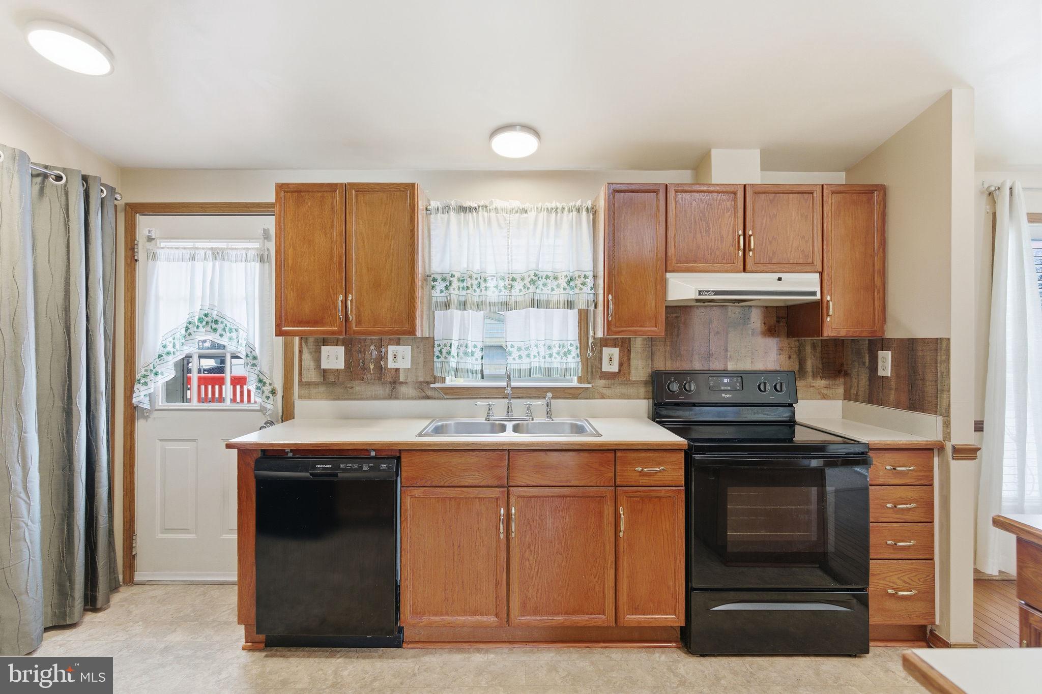 SPRINGFIELD VILLAGE - Residential