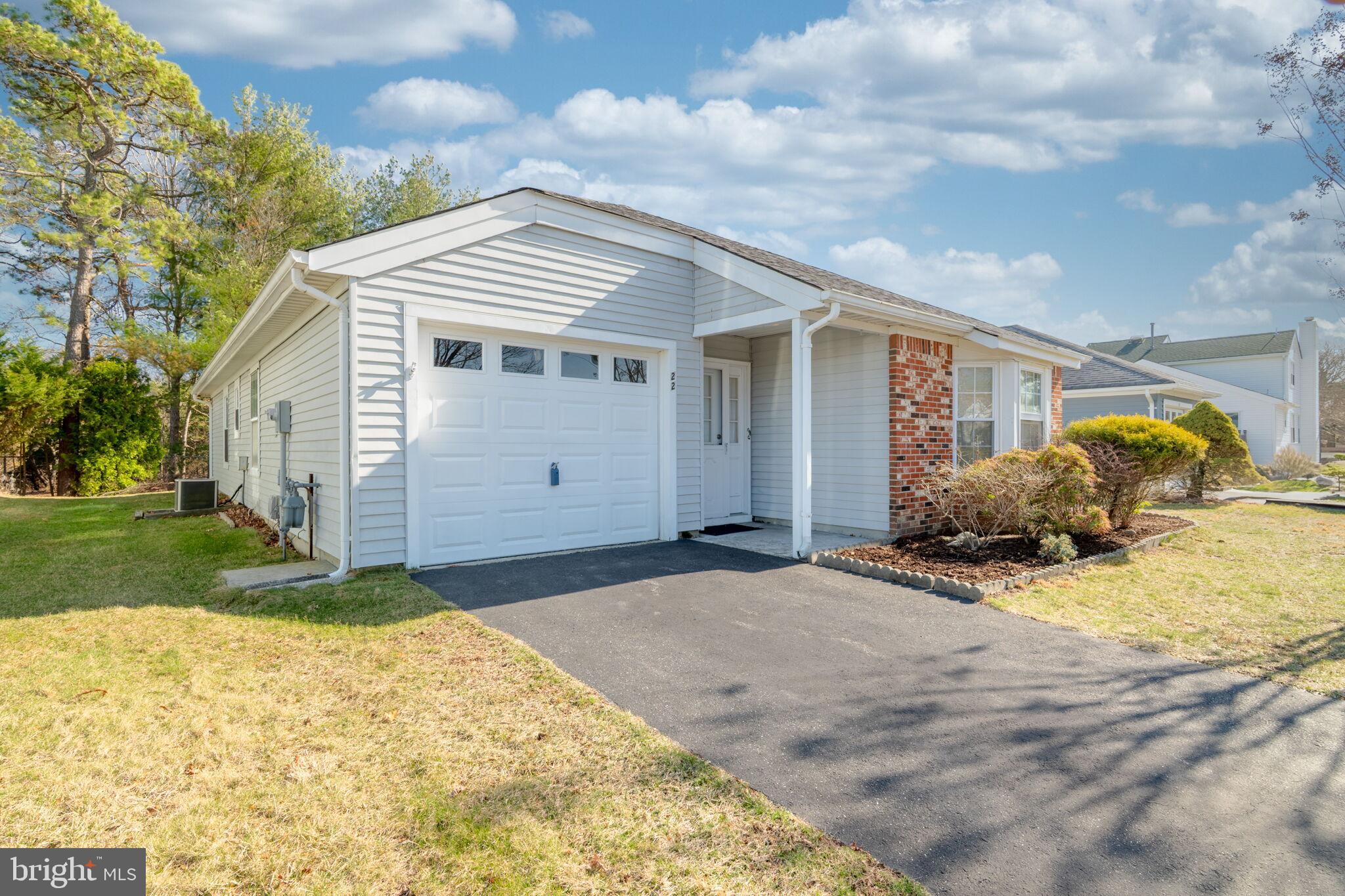 22 PINE OAK BOULEVARD