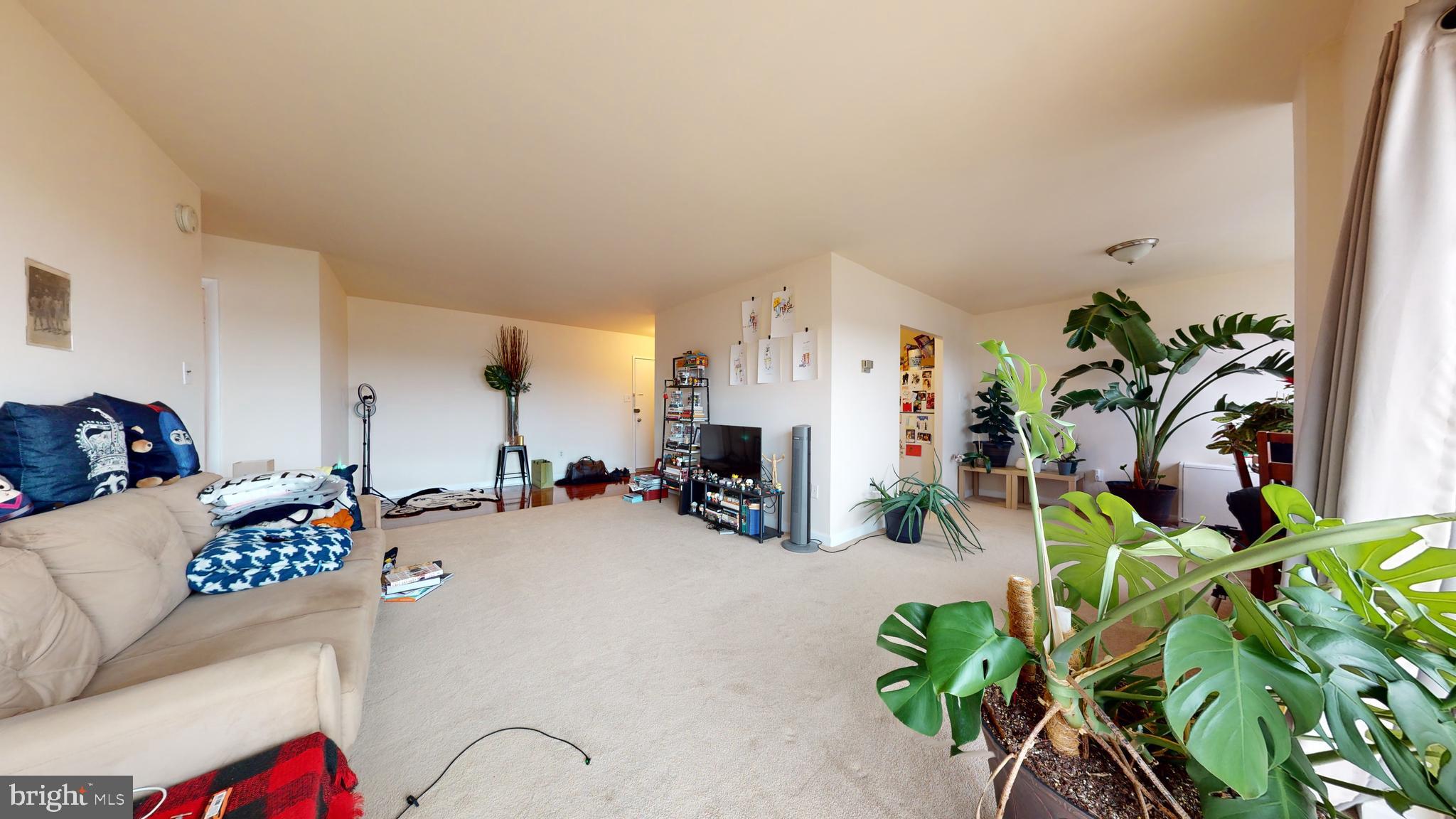 PINEWAY TOWERS - Residential