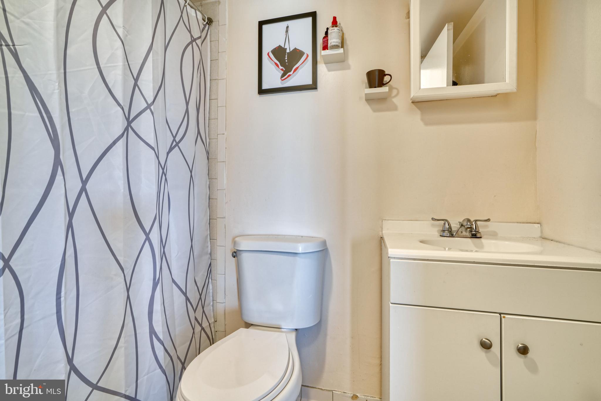 PINEWAY TOWERS - Residential