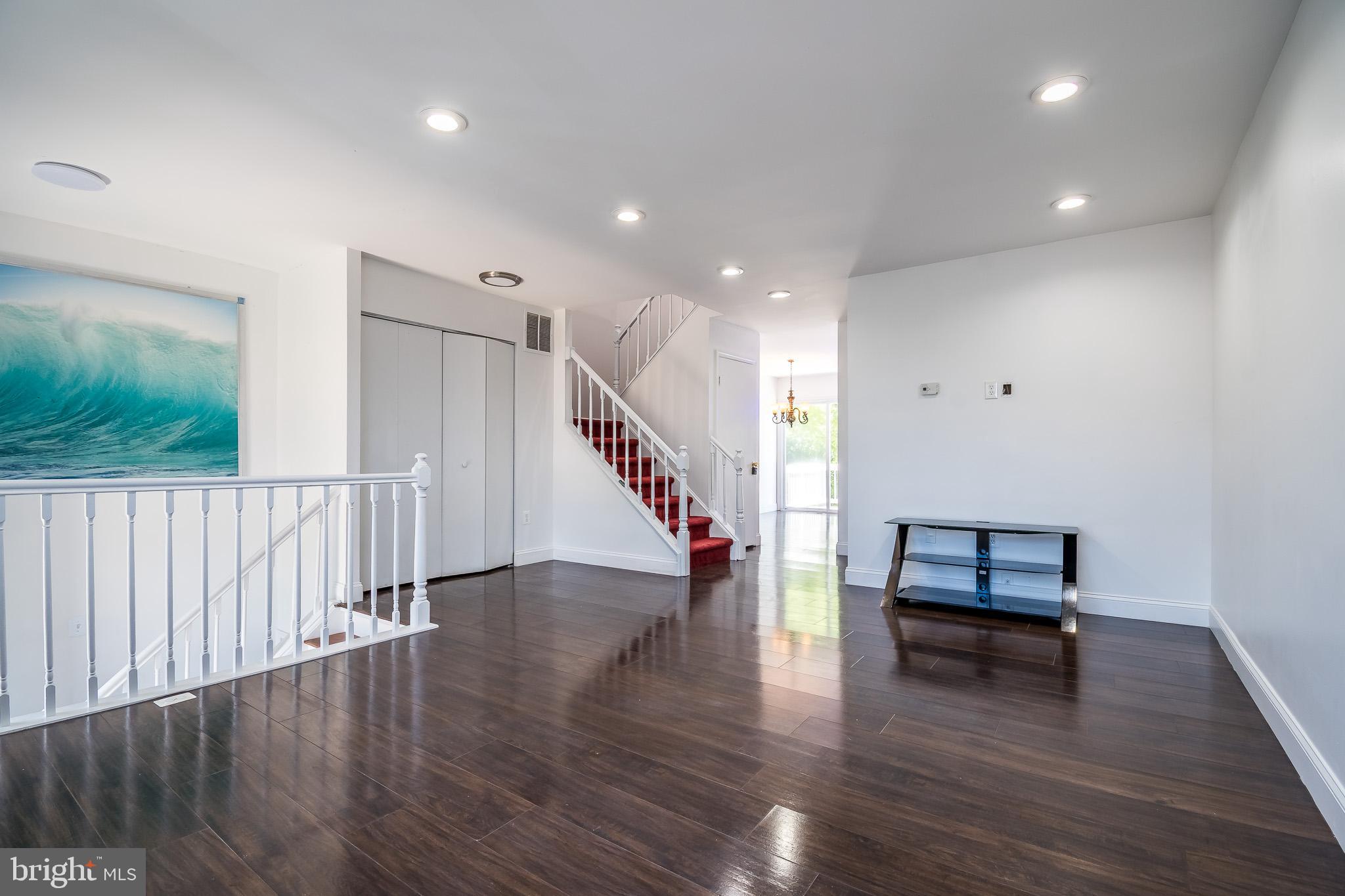 POINT OF WOODS - Residential