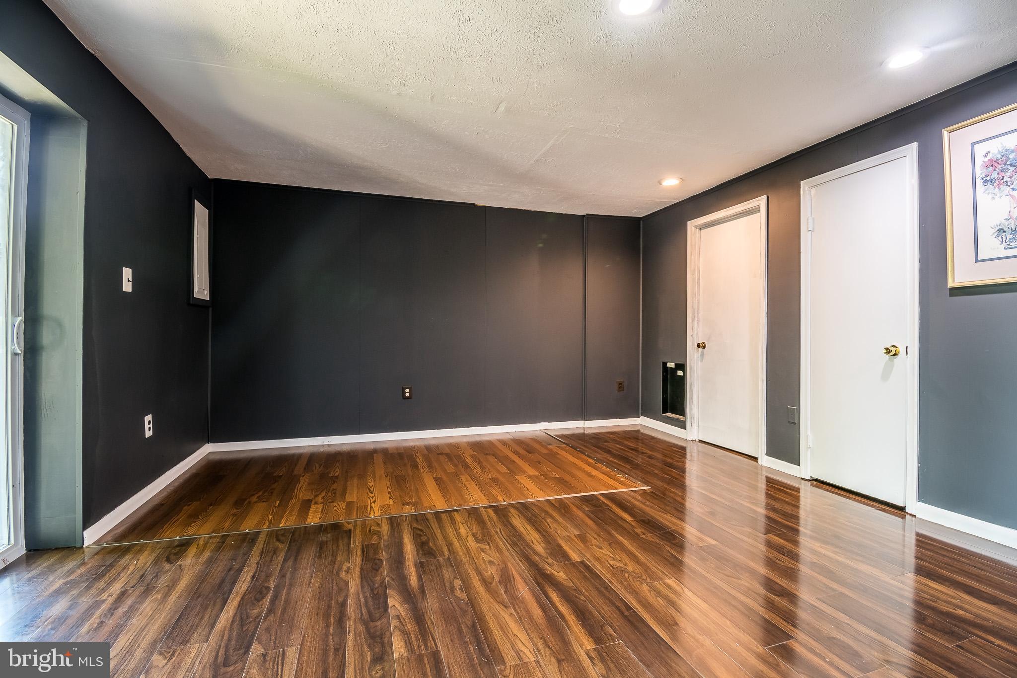 POINT OF WOODS - Residential