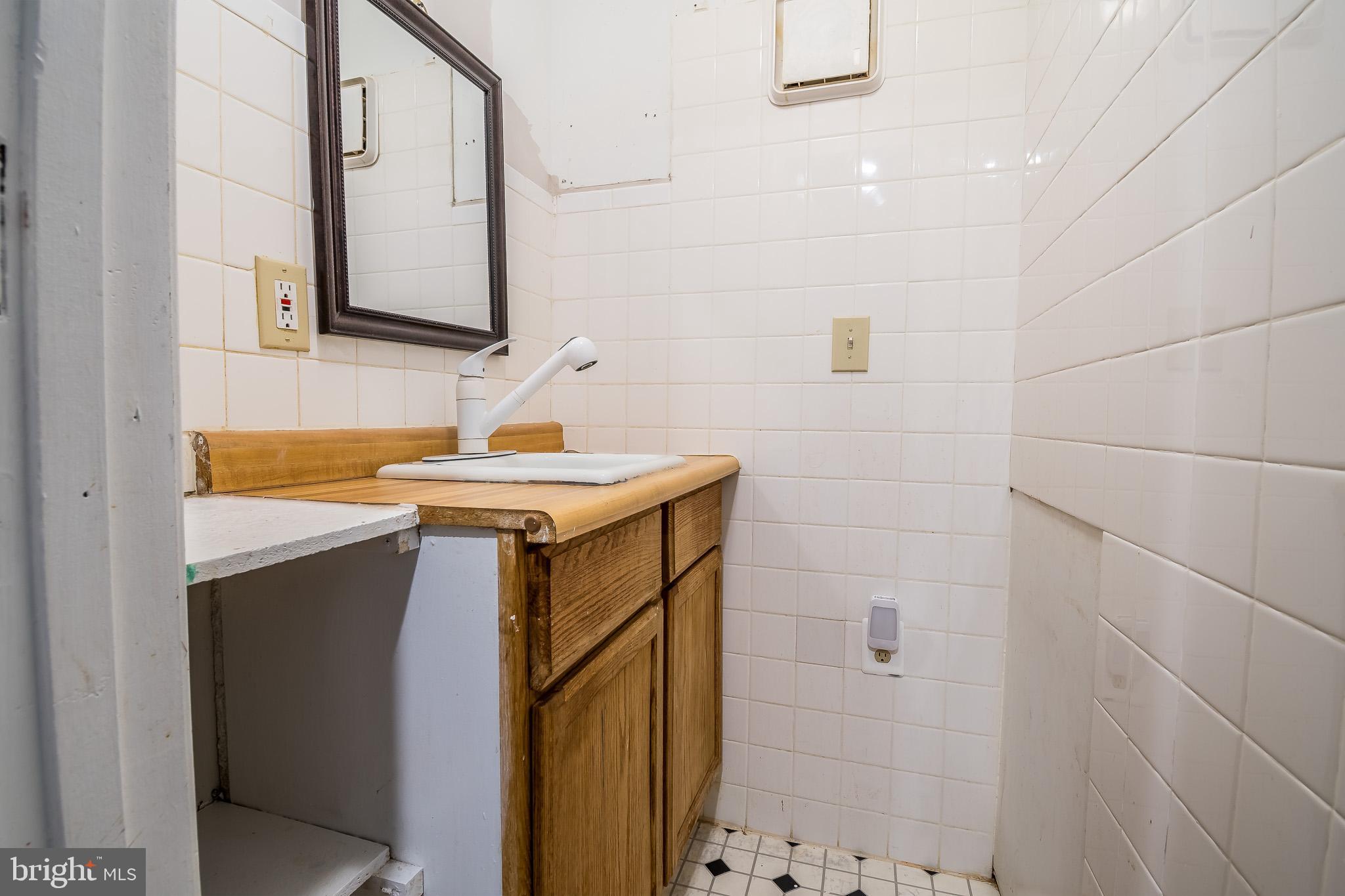 POINT OF WOODS - Residential