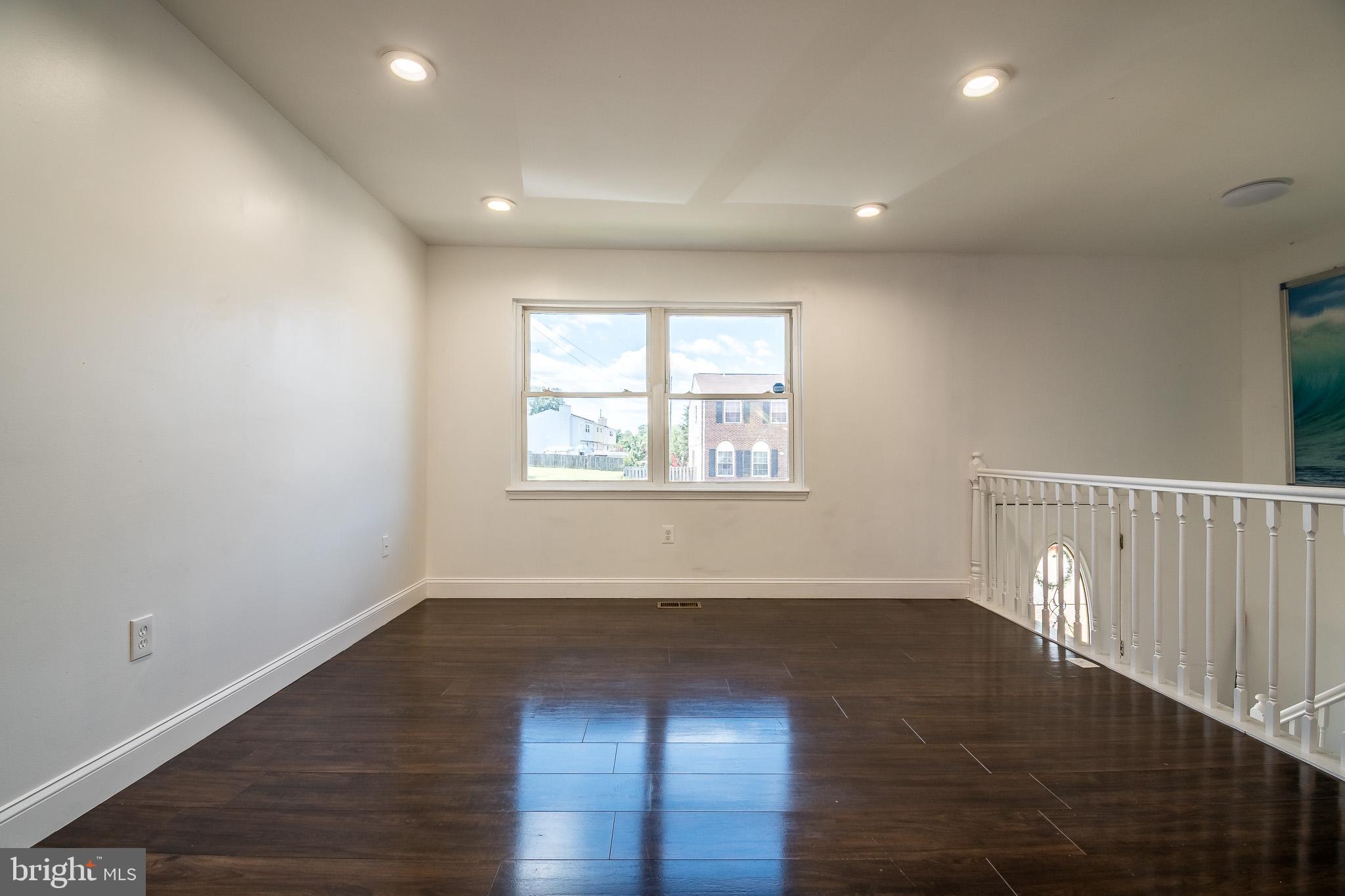 POINT OF WOODS - Residential