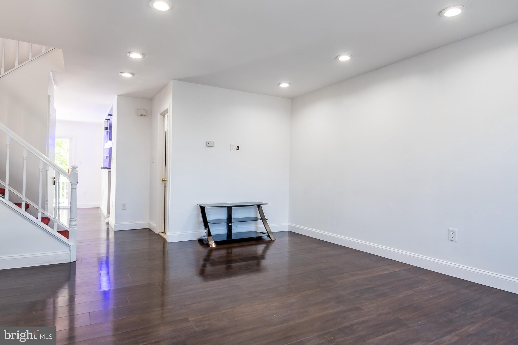 POINT OF WOODS - Residential