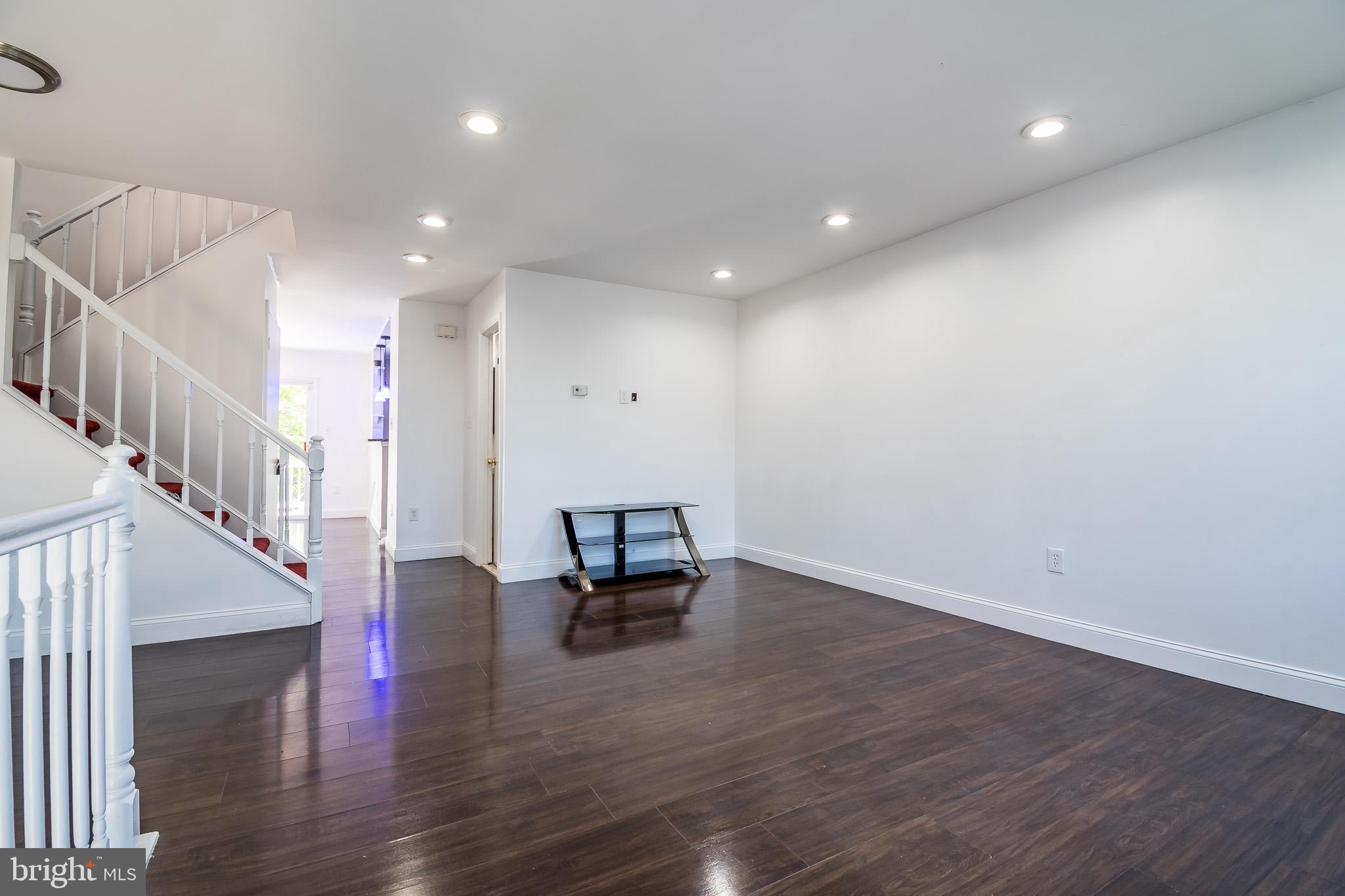 POINT OF WOODS - Residential