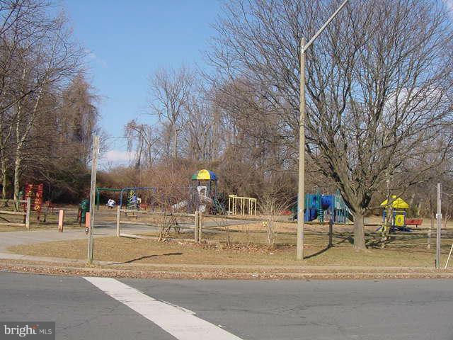 TREEBROOKE CONDOMINIUM - Residential Lease