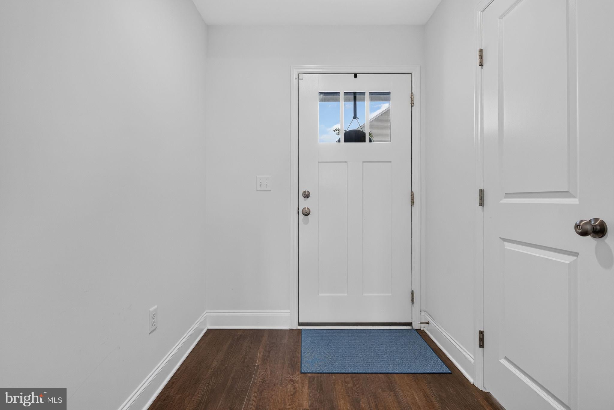 1403 WOOLFORD WAY
