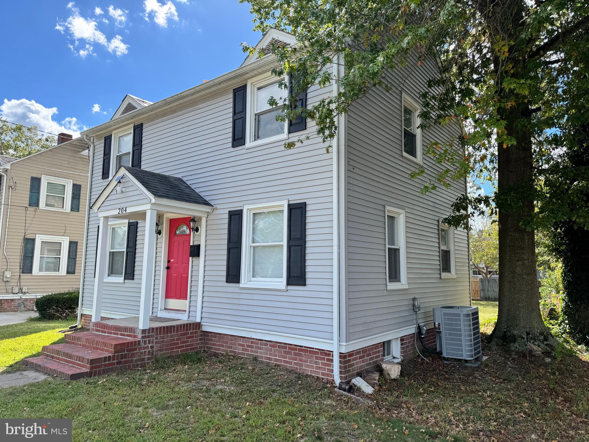 204 HOLLAND AVENUE