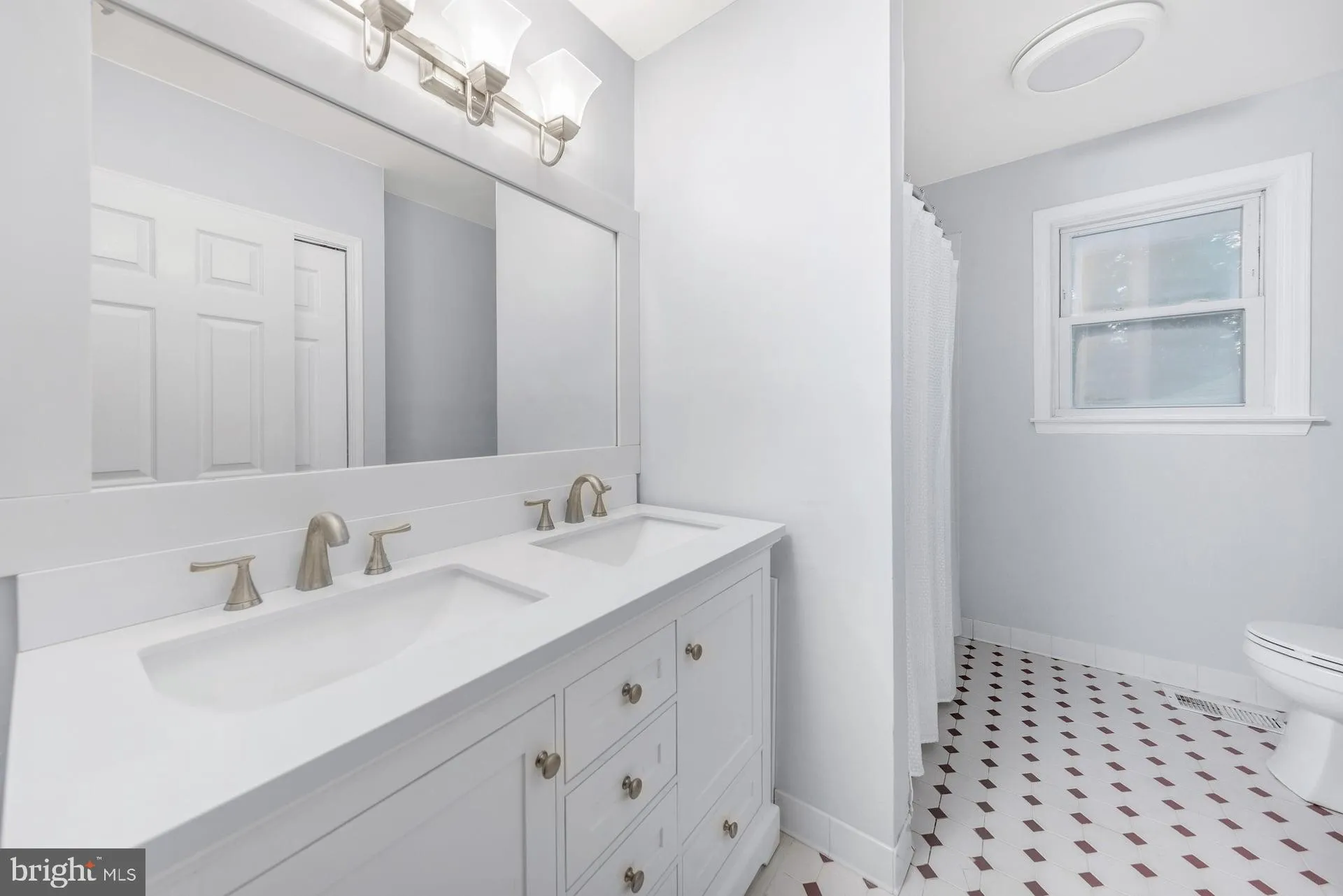 West Deptford, New Jersey 08096, United States, 4 Bedrooms Bedrooms, ,2 BathroomsBathrooms,Residential,Active,185971