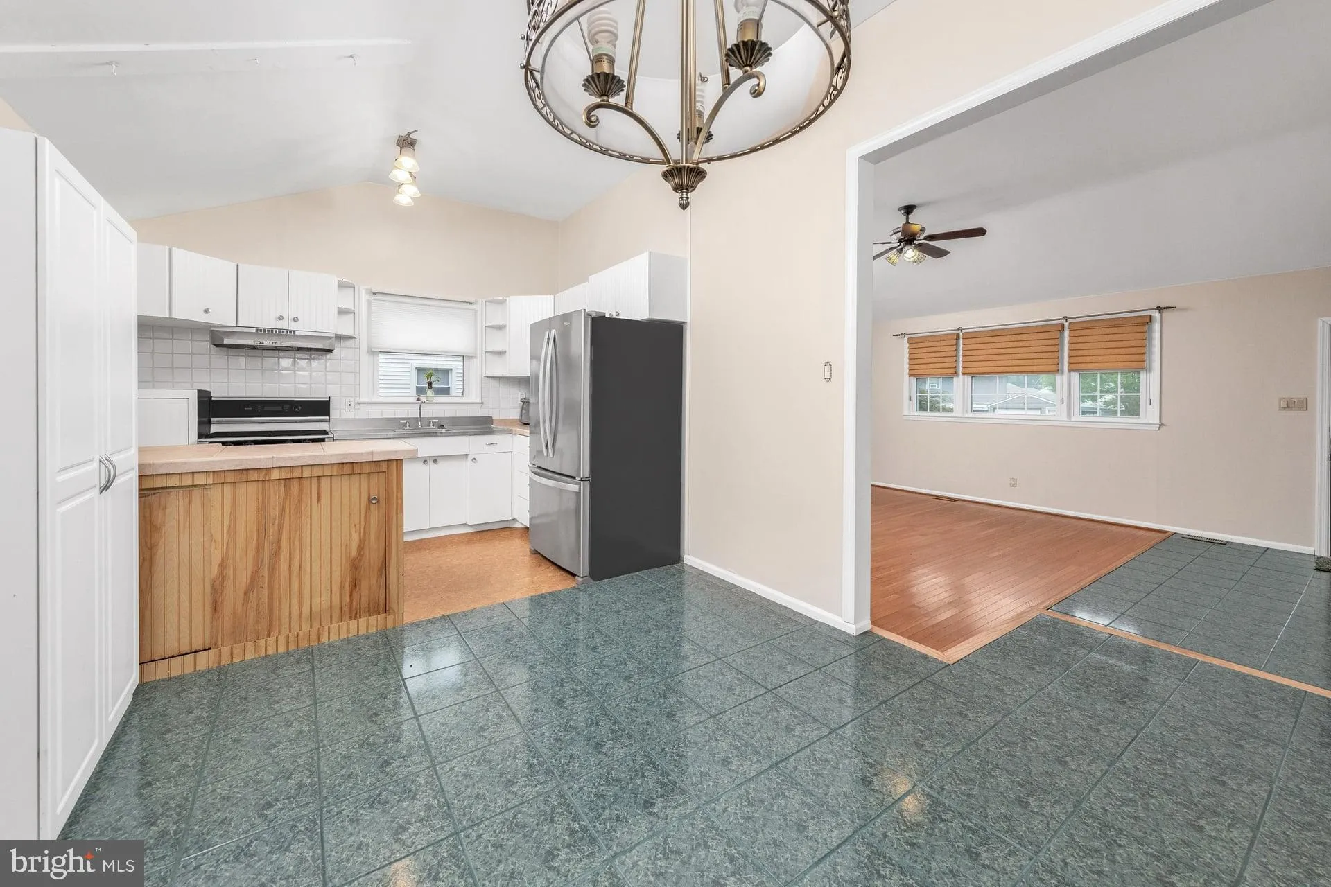 West Deptford, New Jersey 08096, United States, 4 Bedrooms Bedrooms, ,2 BathroomsBathrooms,Residential,Active,185971