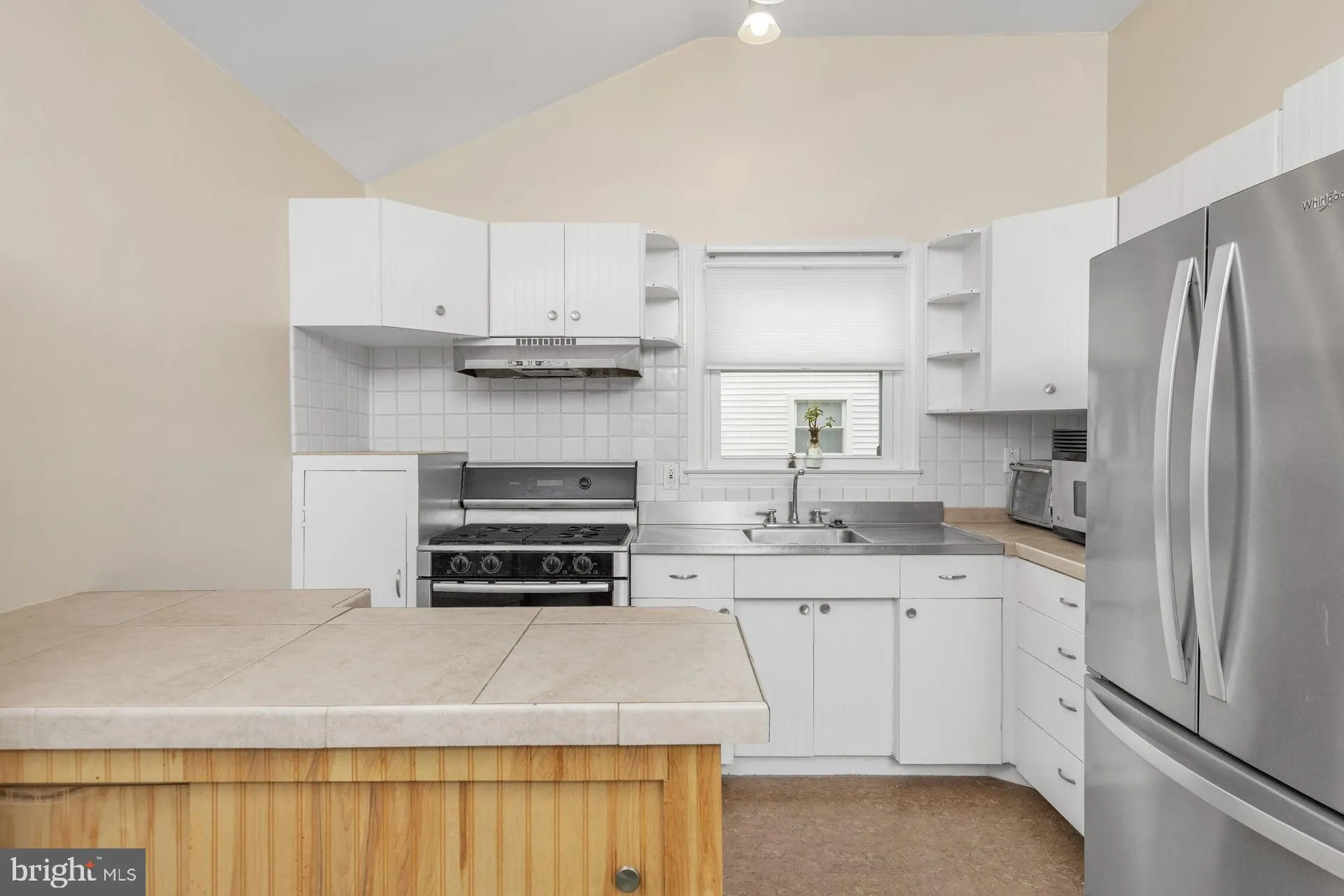 West Deptford, New Jersey 08096, United States, 4 Bedrooms Bedrooms, ,2 BathroomsBathrooms,Residential,Active,185971