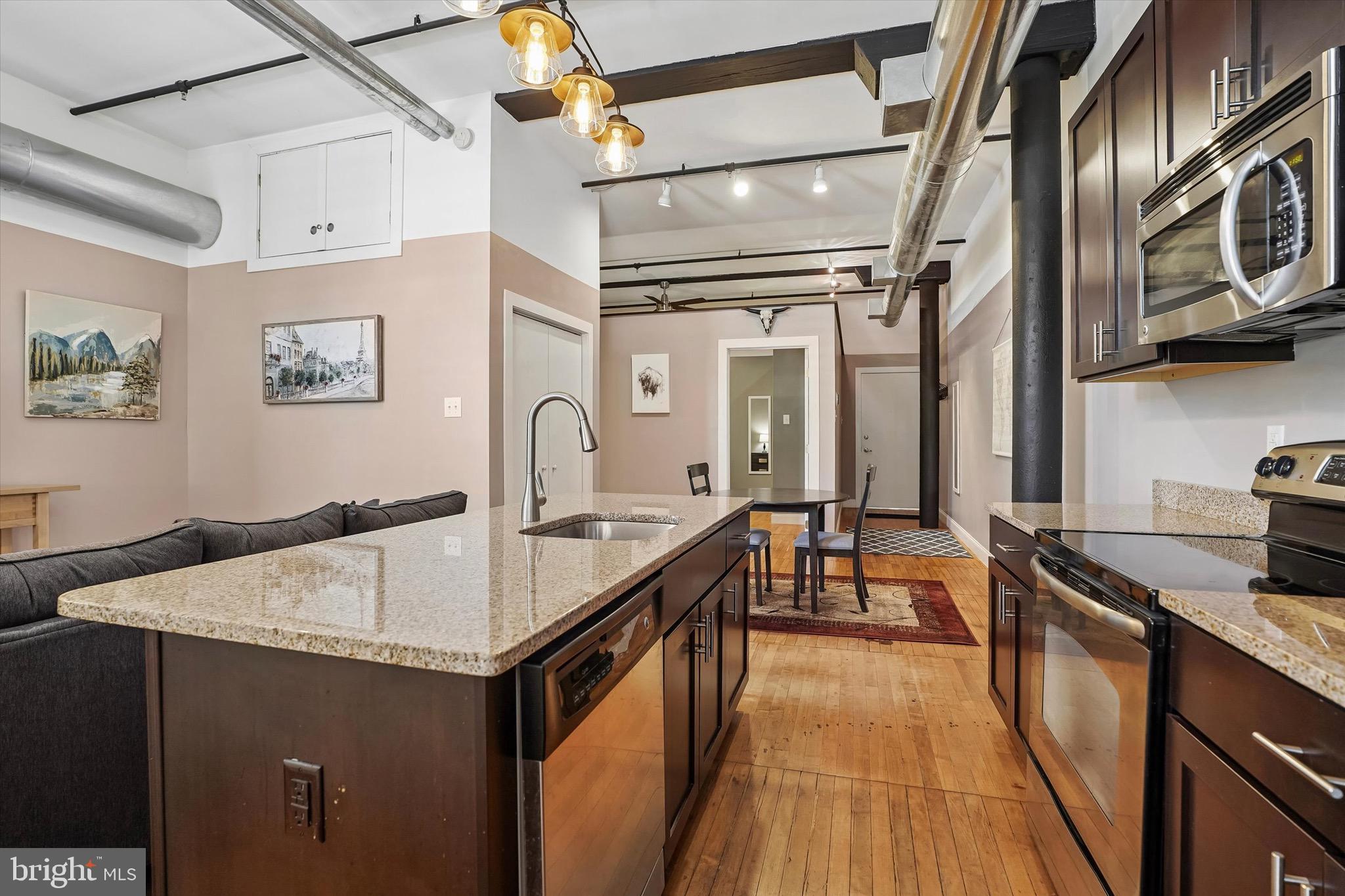 200 LINCOLN AVENUE 111