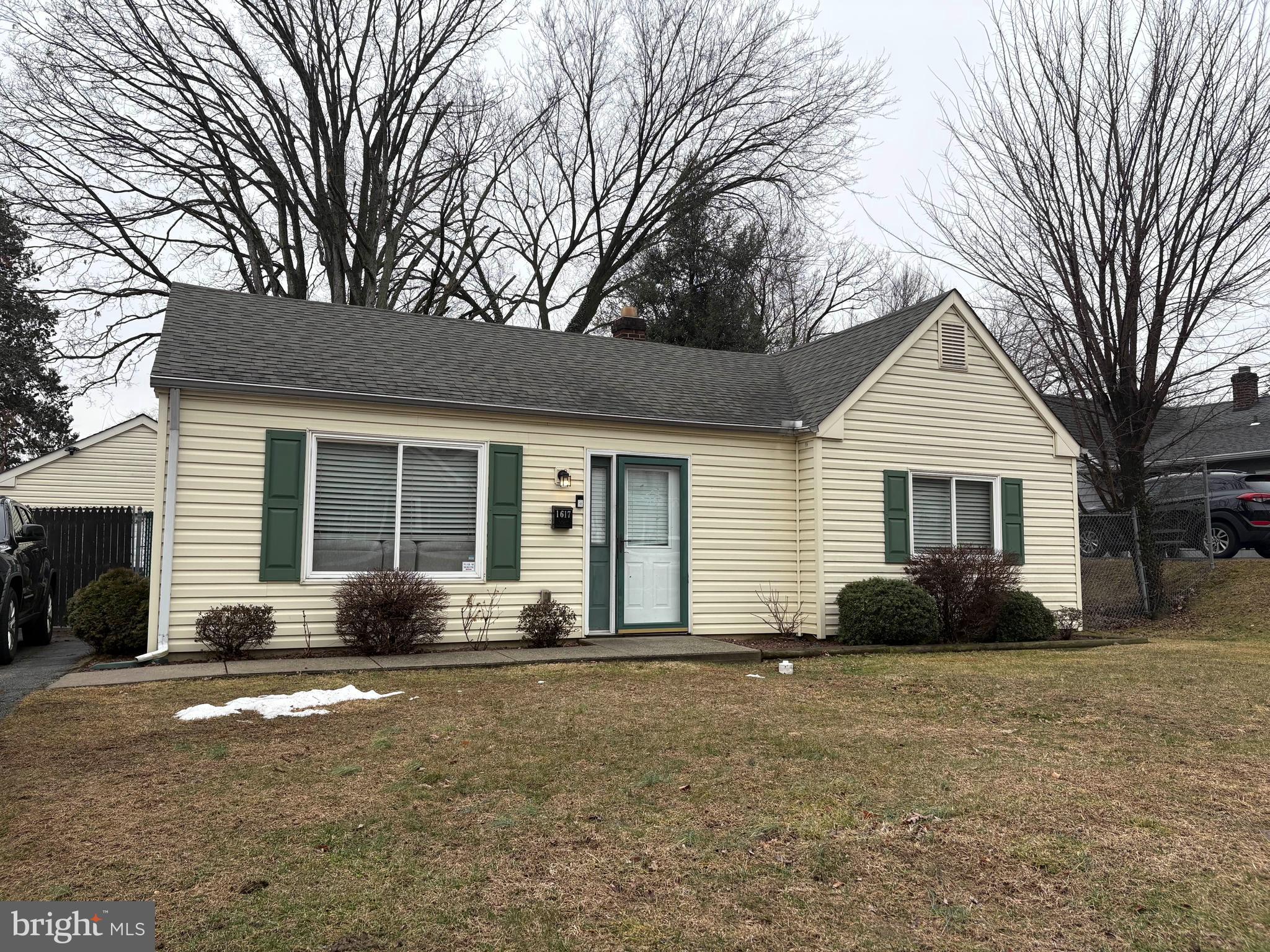 1617 W WILLOW RUN DRIVE