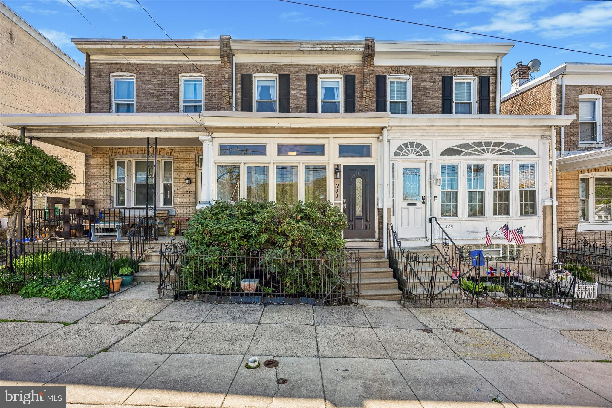 ROXBOROUGH - Residential