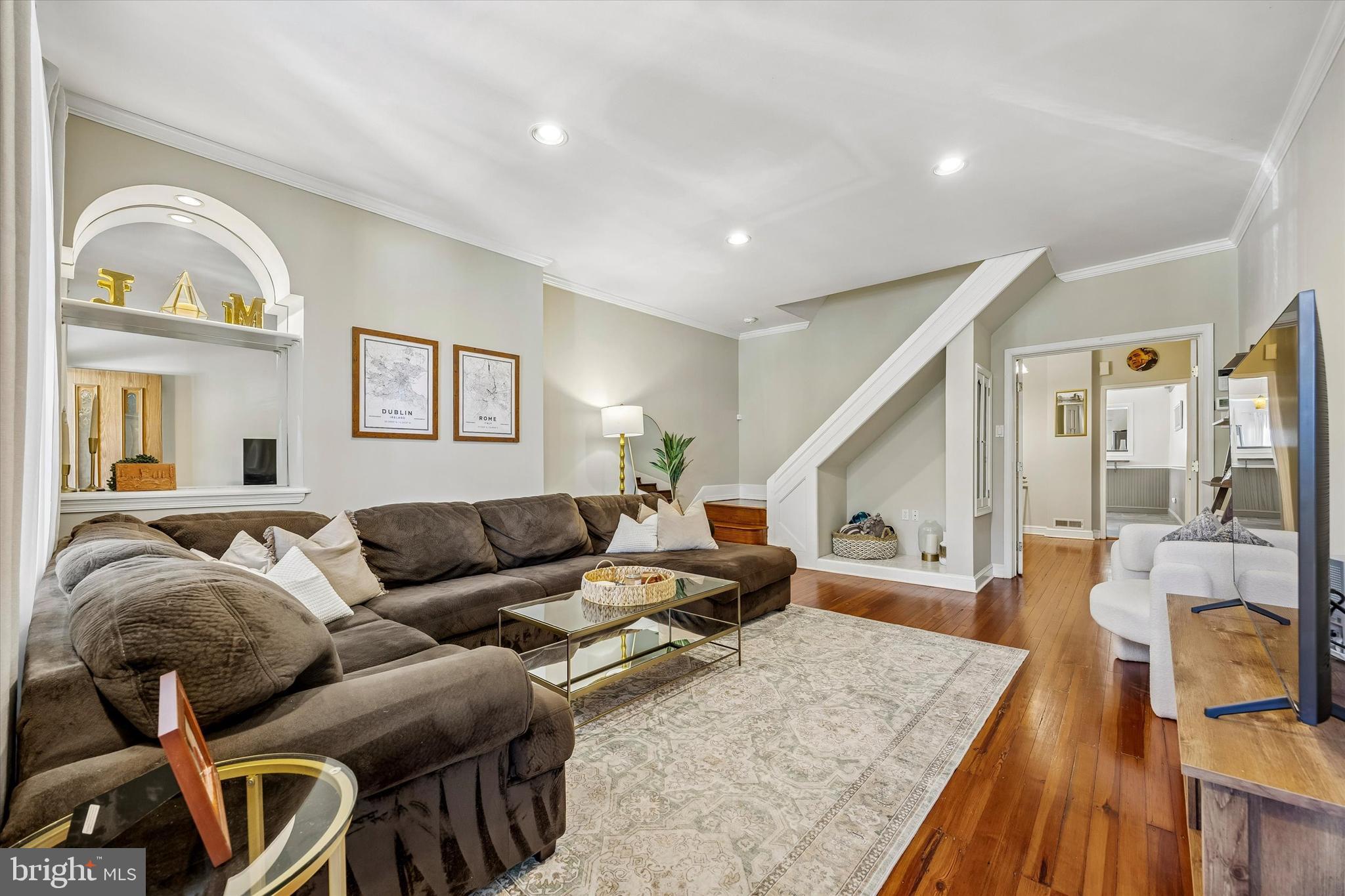 ROXBOROUGH - Residential