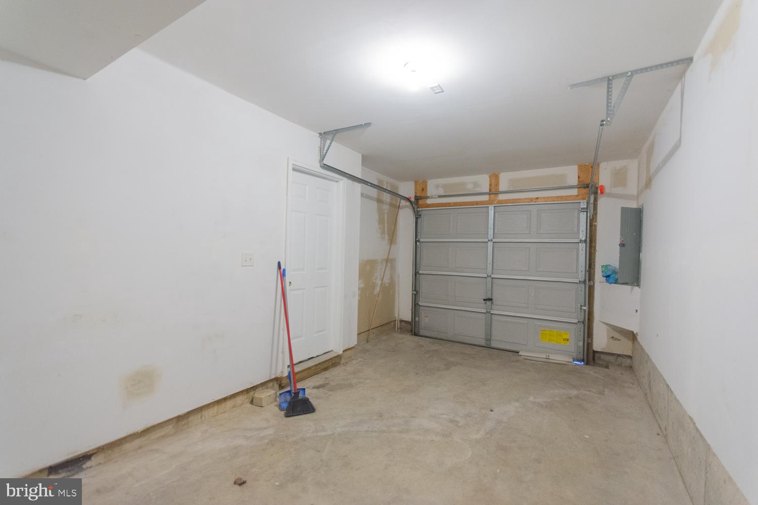 PLEASANT VIEW - Residential Lease