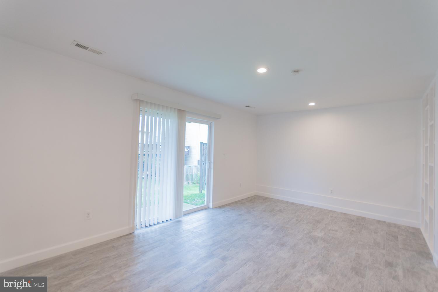 PLEASANT VIEW - Residential Lease