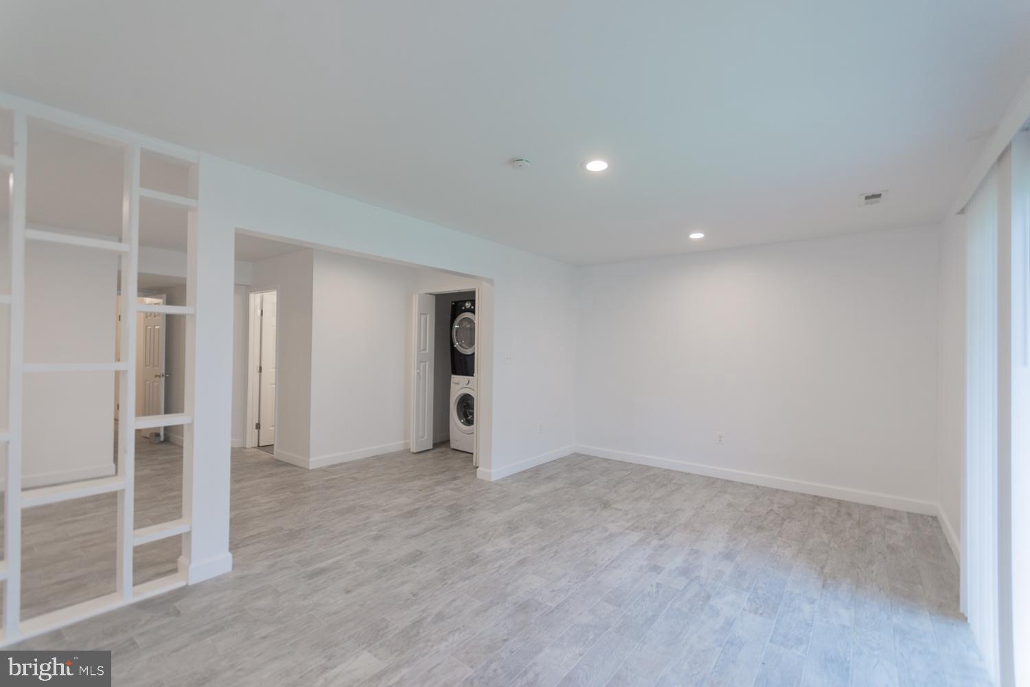 PLEASANT VIEW - Residential Lease